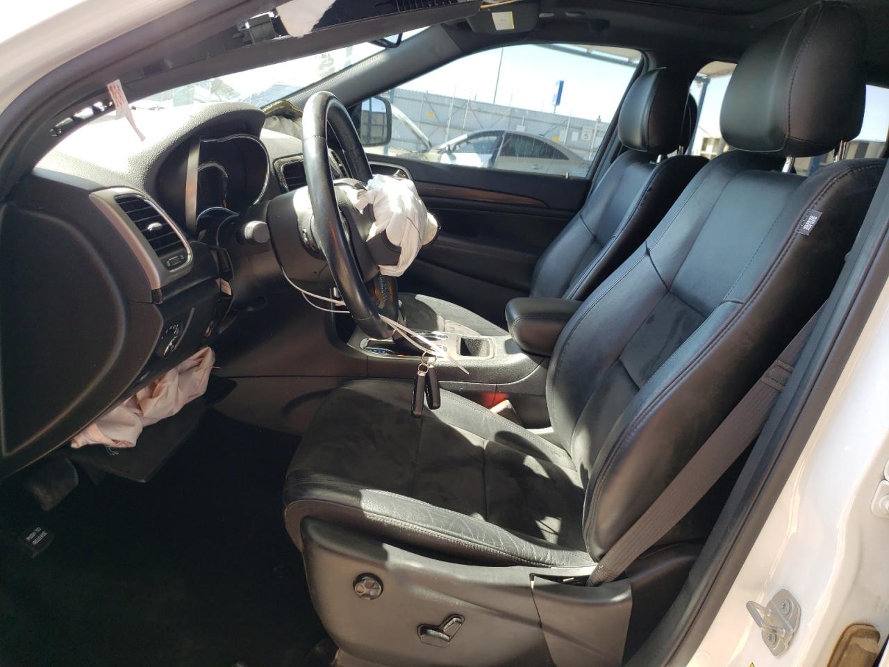 1C4RJEAG0KC844361 2019 Jeep Grand Cherokee Laredo