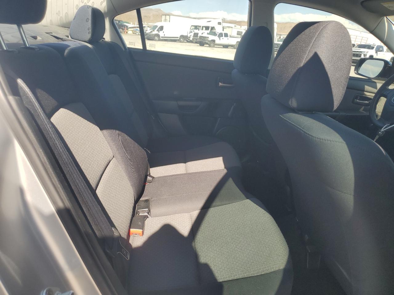 JM1BK12F051346495 2005 Mazda 3 I