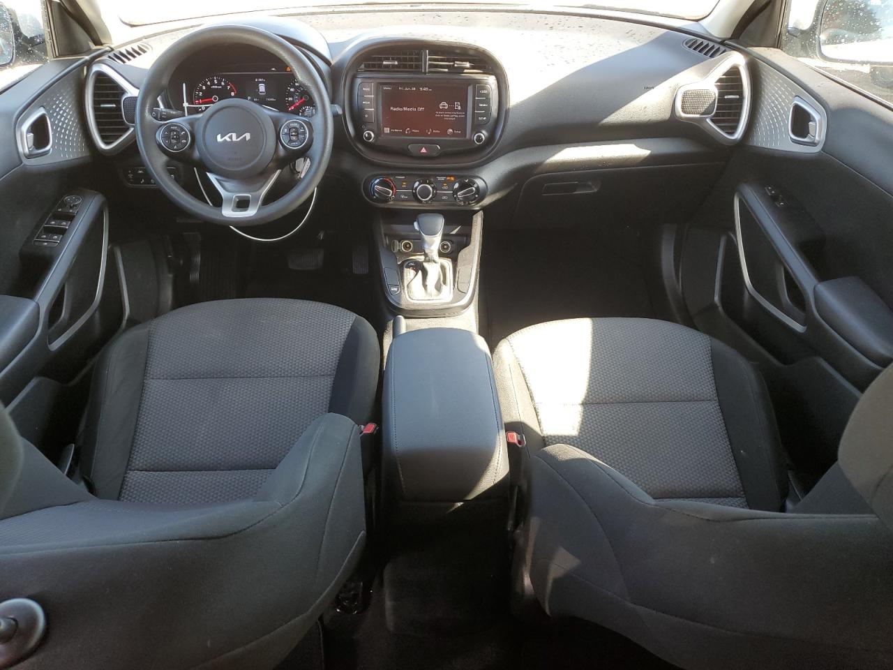 KNDJ23AUXN7176702 2022 Kia Soul Lx