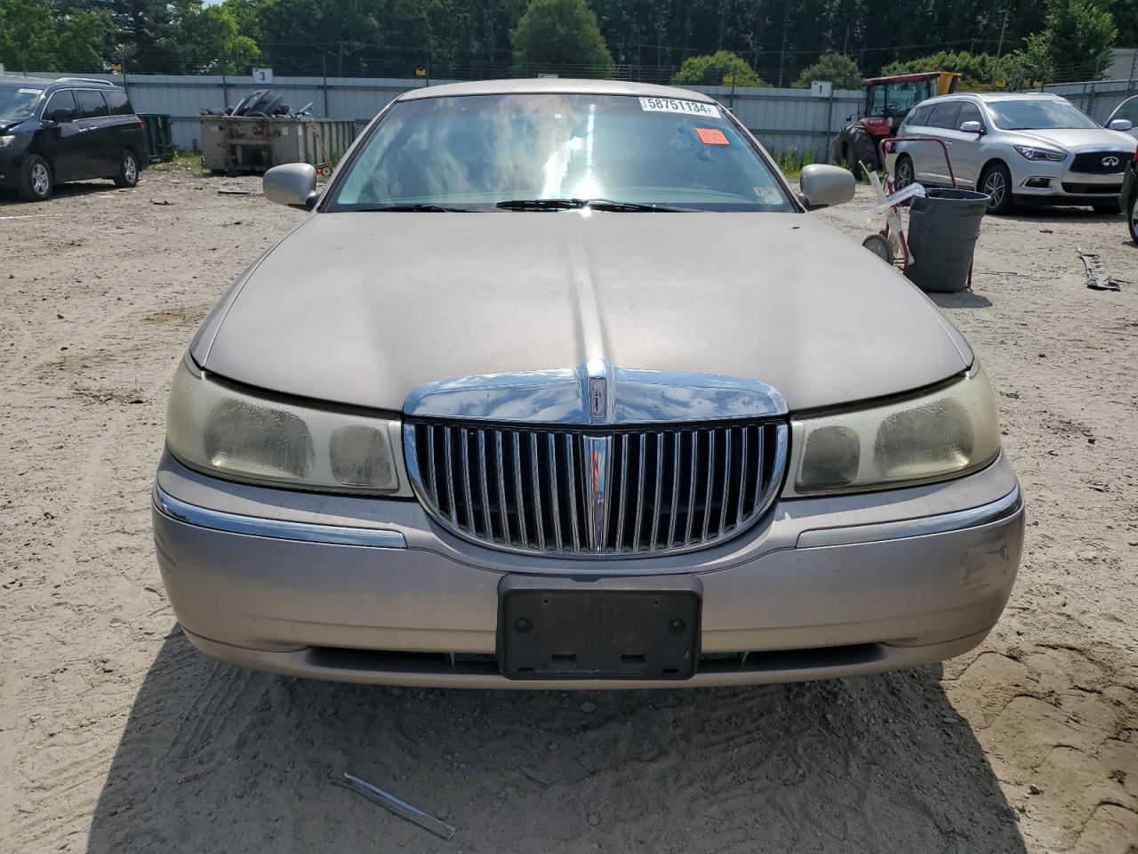 1LNHM81W7YY809609 2000 Lincoln Town Car Executive