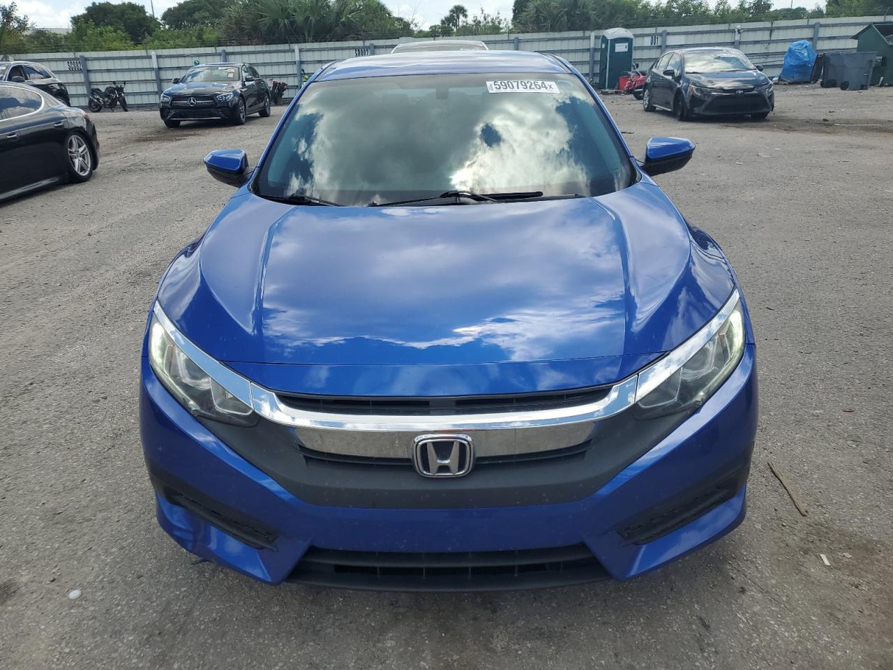 19XFC2F5XJE026503 2018 Honda Civic Lx