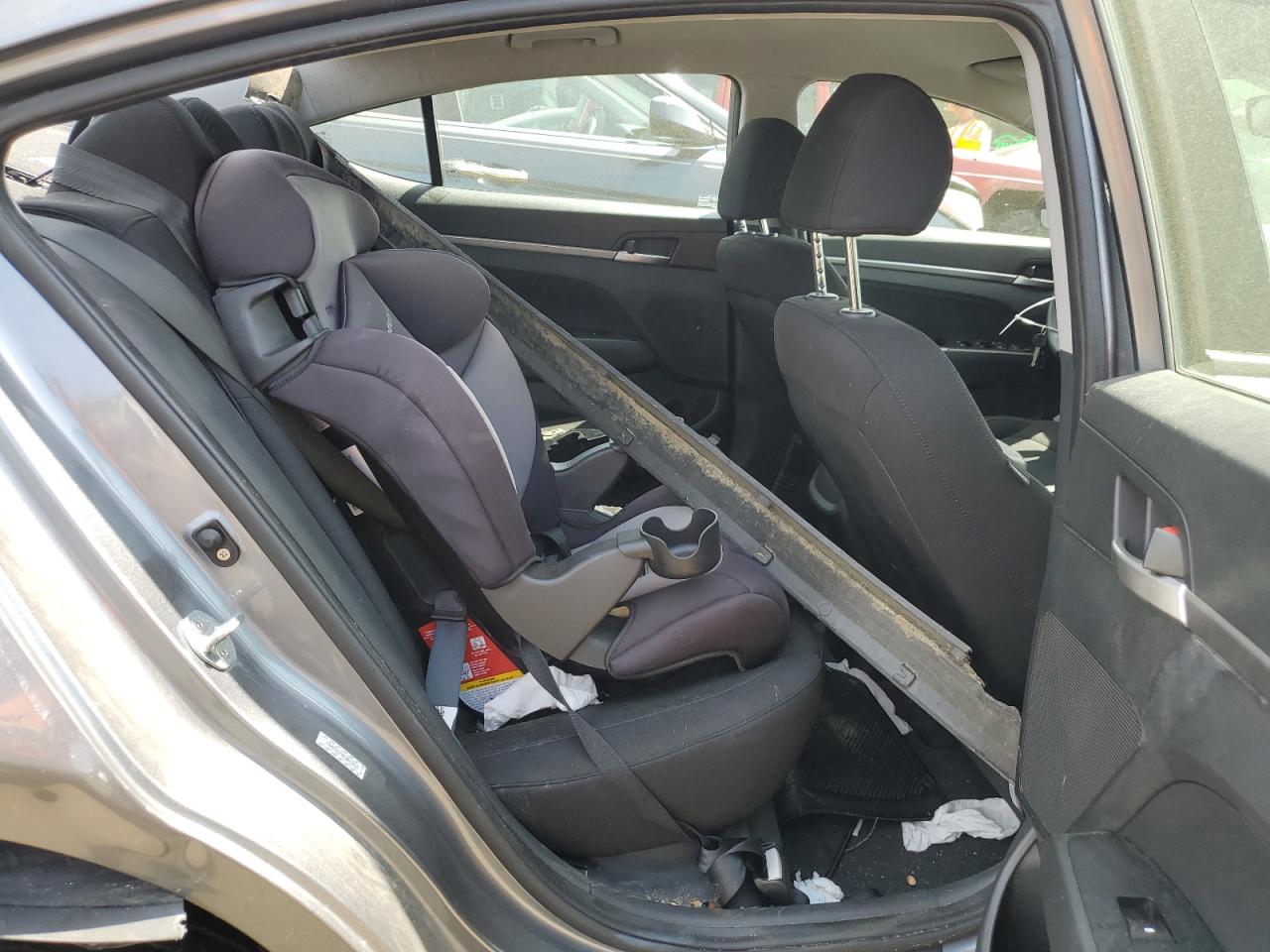 KMHD74LF0KU829632 2019 Hyundai Elantra Se