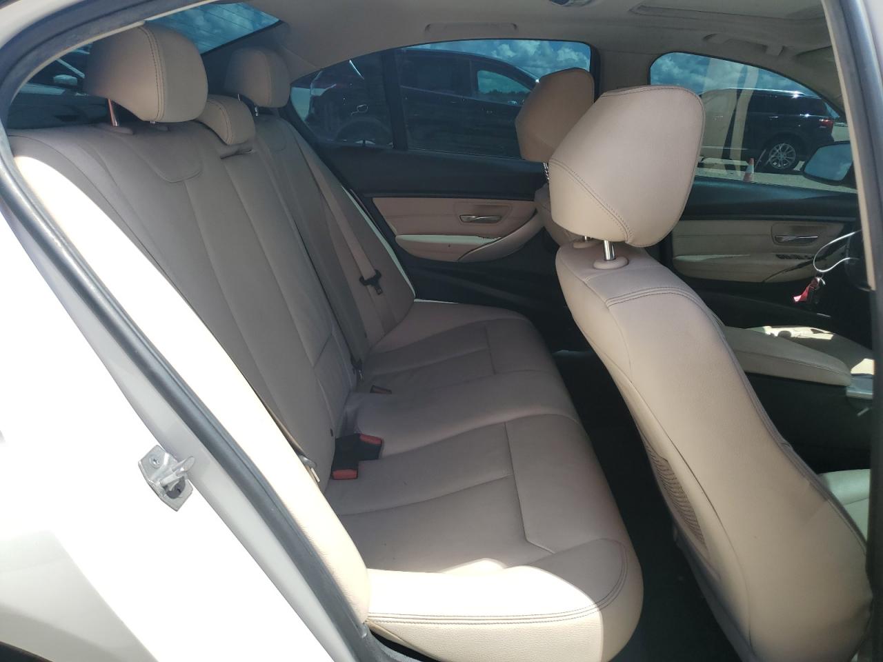 WBA8E1G56JNU91784 2018 BMW 320 I