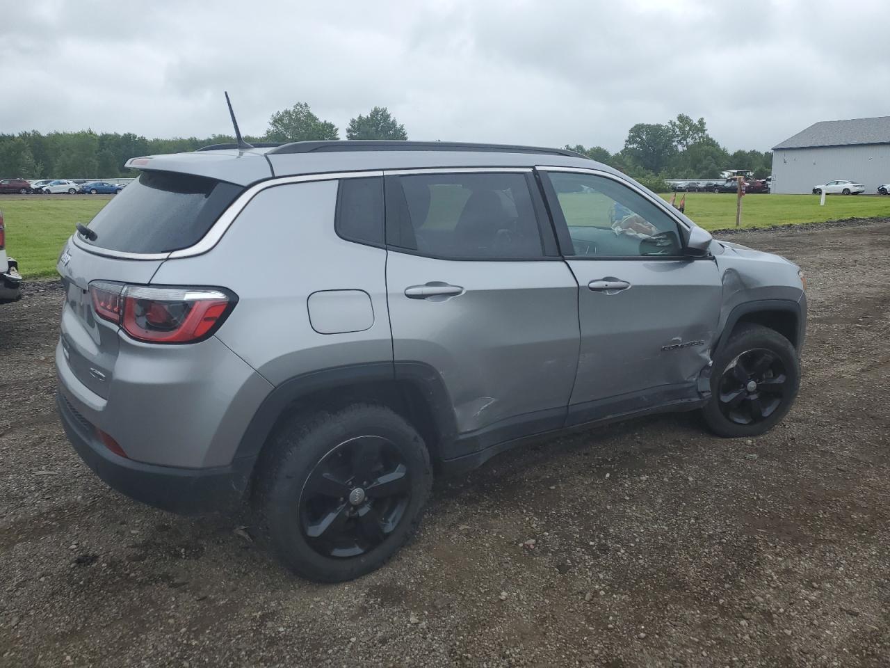 3C4NJDBB9JT482044 2018 Jeep Compass Latitude