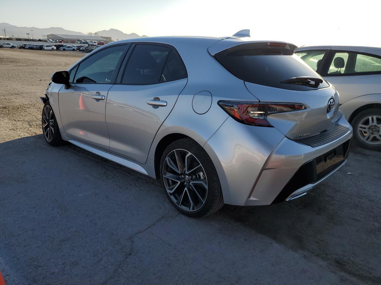 2022 Toyota Corolla Xse vin: JTNC4MBE4N3185978