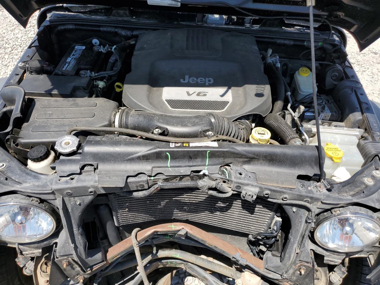 1C4BJWDG4FL740772 2015 Jeep Wrangler Unlimited Sport