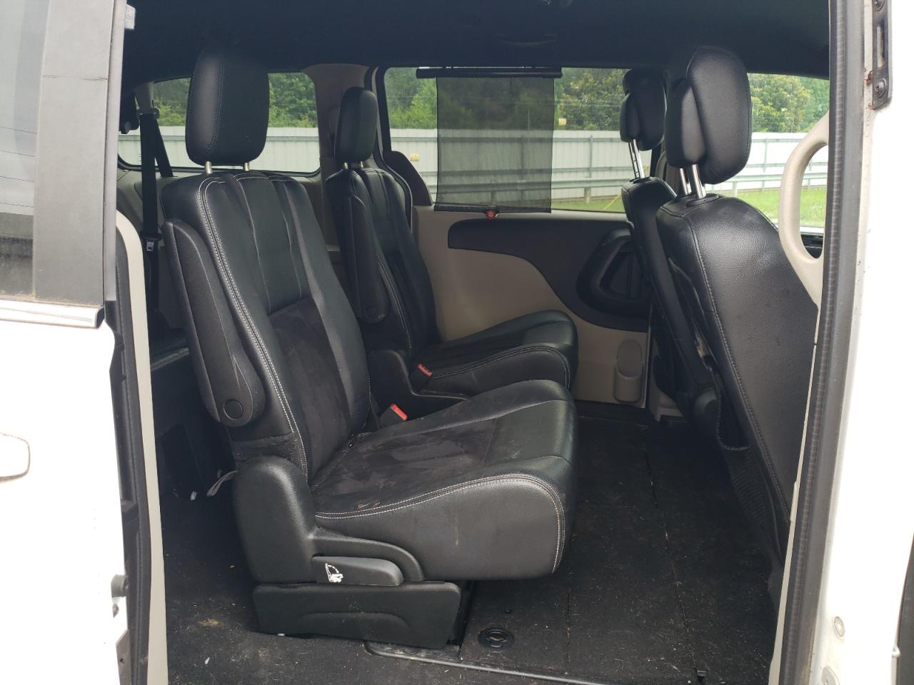 2C4RDGCG9JR359867 2018 Dodge Grand Caravan Sxt