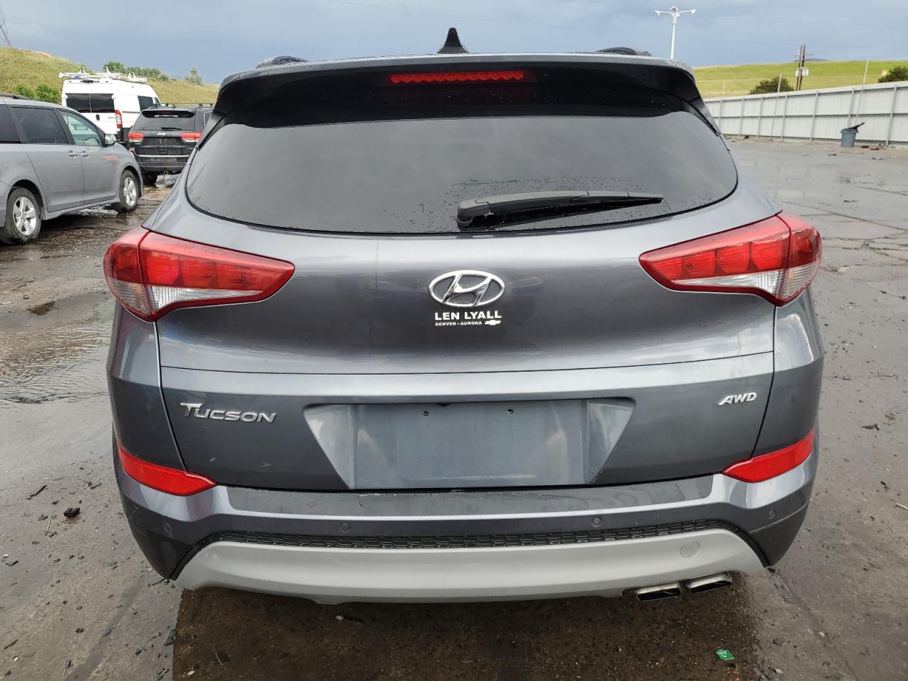 2018 Hyundai Tucson Value vin: KM8J3CA23JU791367