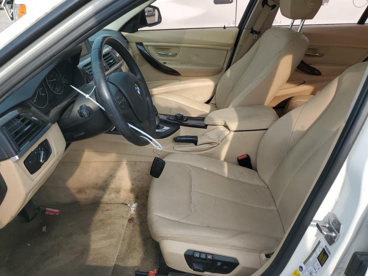 WBA3B1C50FK139477 2015 BMW 320 I