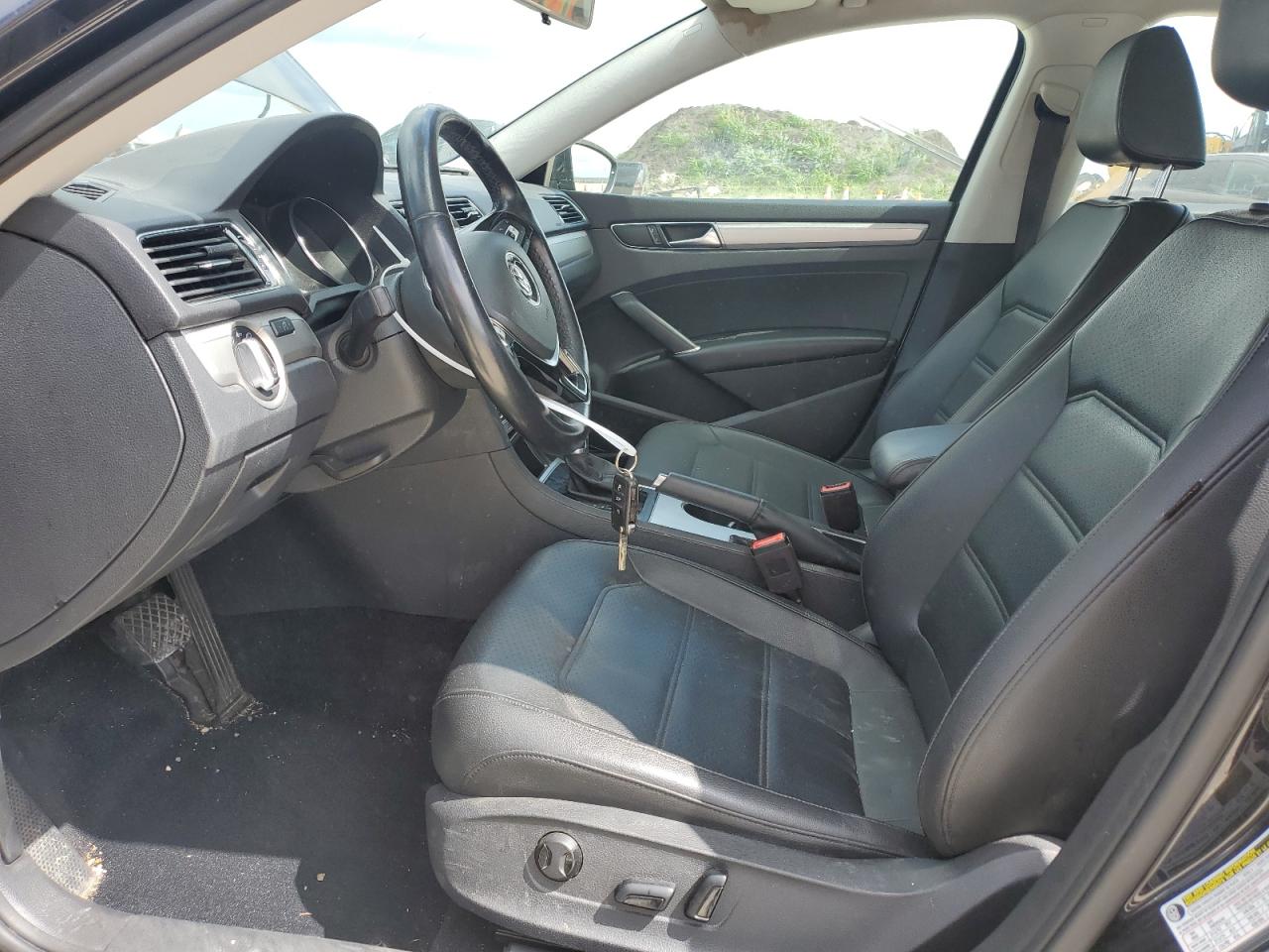 1VWLA7A31KC010871 2019 Volkswagen Passat Wolfsburg