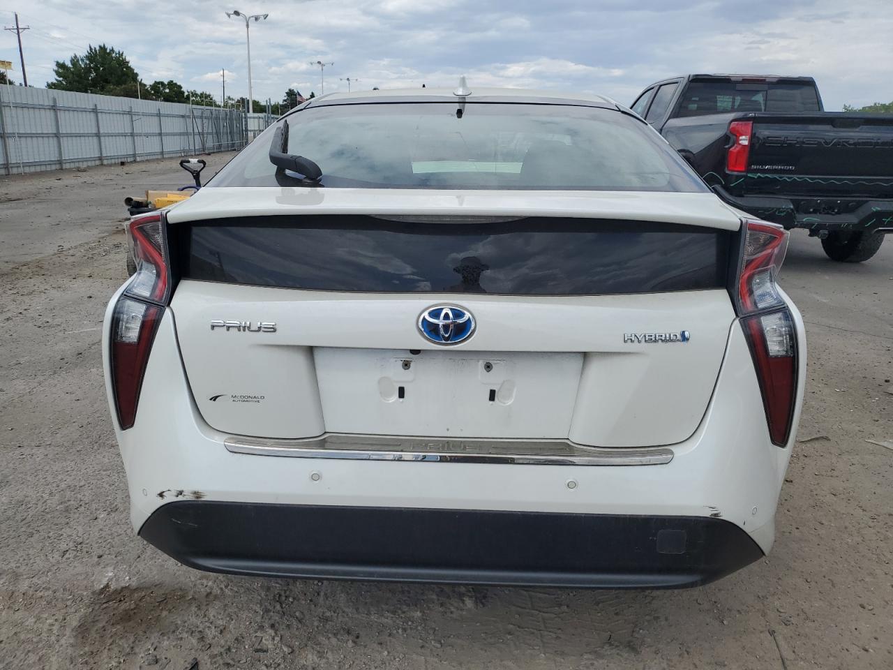 JTDKARFU3H3045285 2017 Toyota Prius