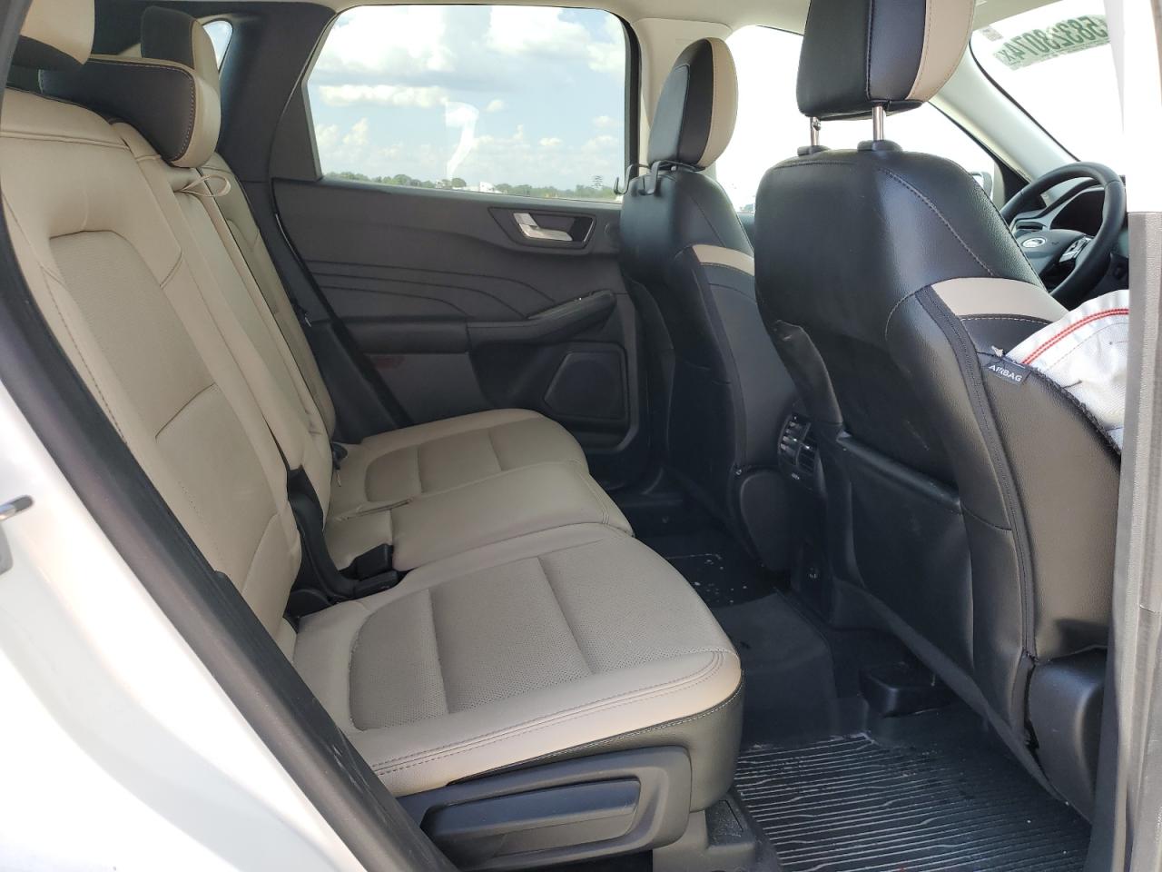 1FMCU0H67NUB38561 2022 Ford Escape Sel