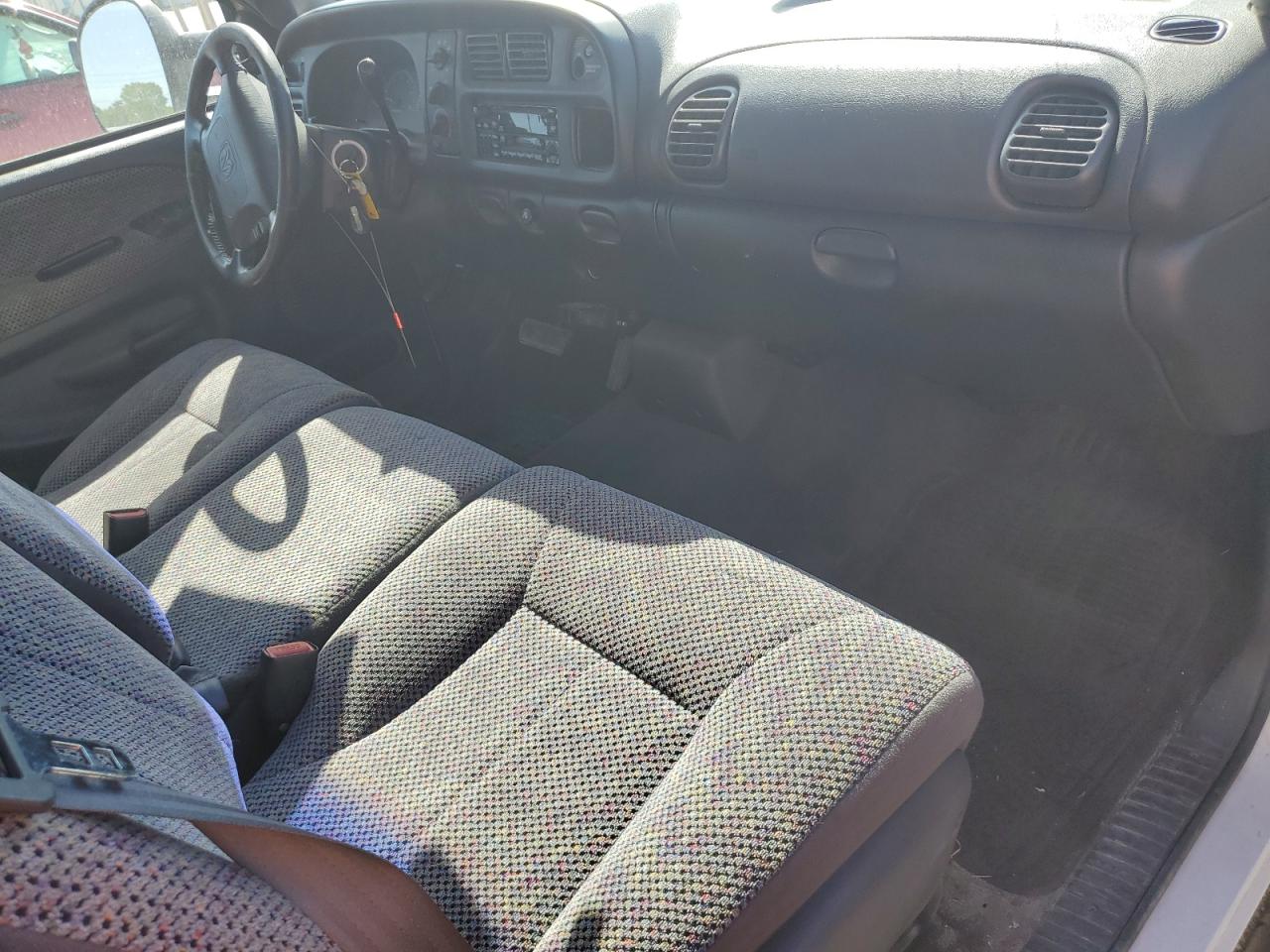 1B7MC33W4YJ163380 2000 Dodge Ram 3500