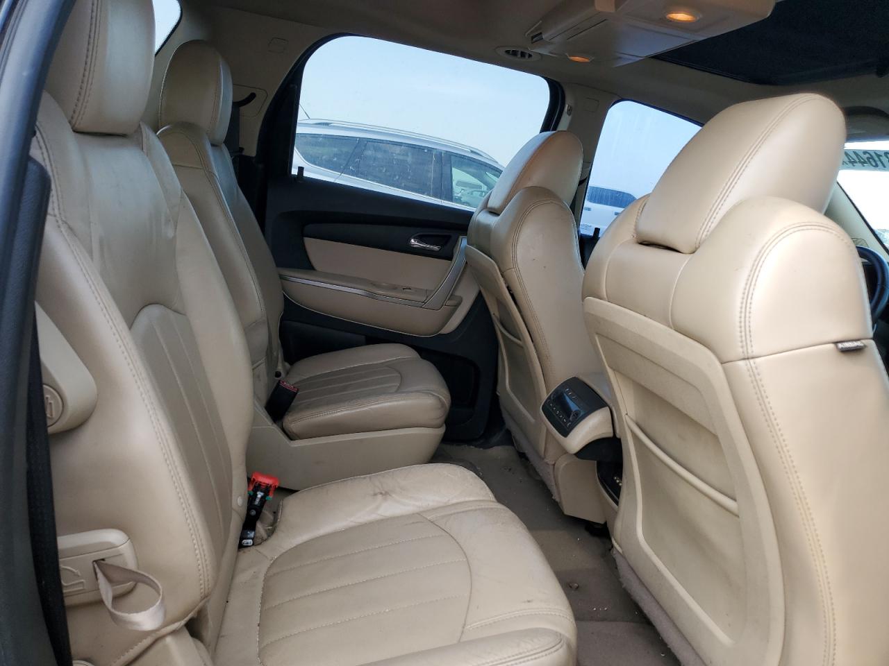 1GKKVSEDXBJ124750 2011 GMC Acadia Slt-2