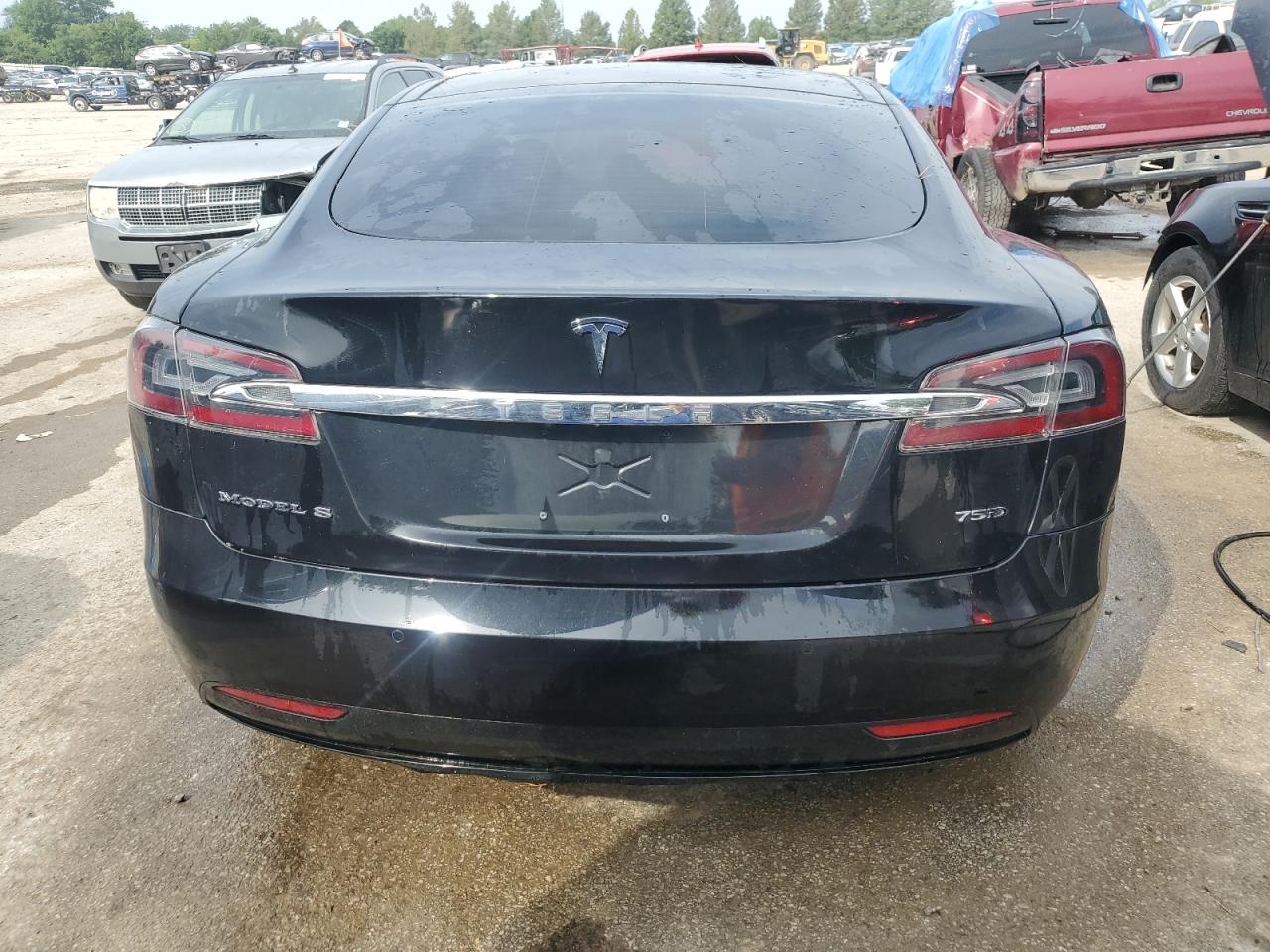 5YJSA1E22HF185946 2017 Tesla Model S