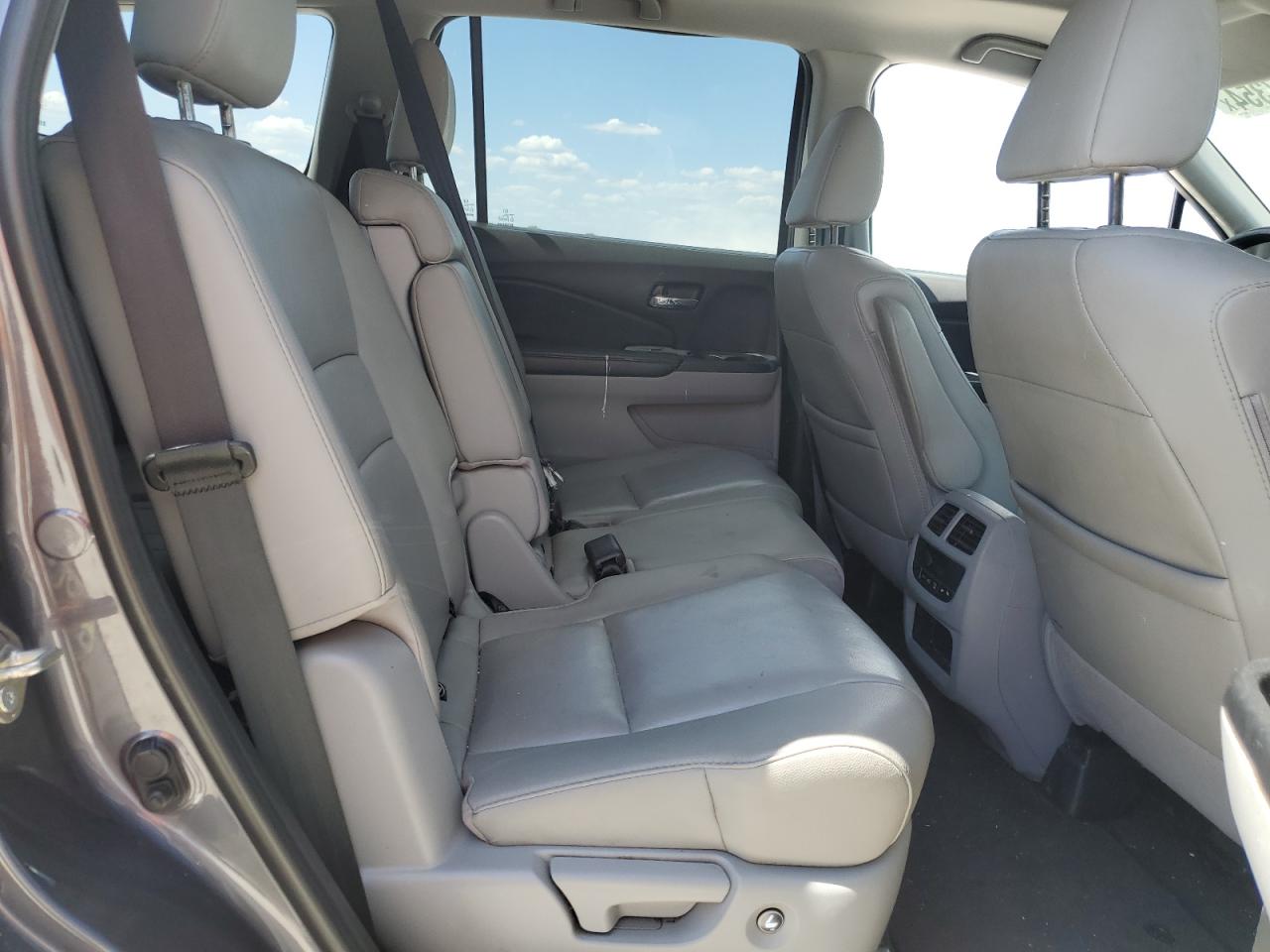 5FNYF5H59JB010060 2018 Honda Pilot Exl