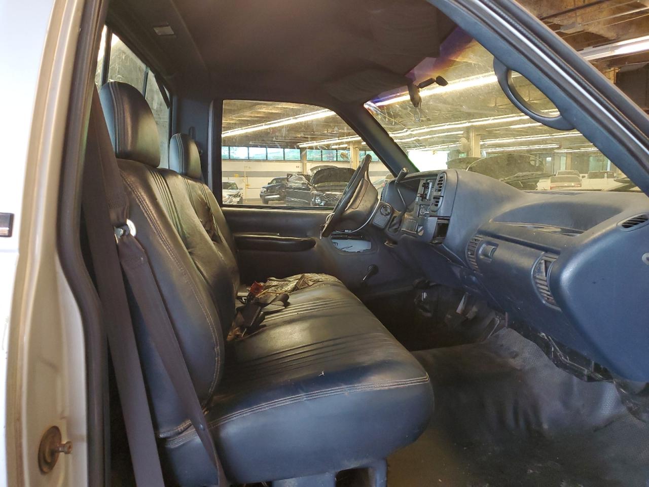 1GTGC24R0TZ544945 1996 GMC Sierra C2500