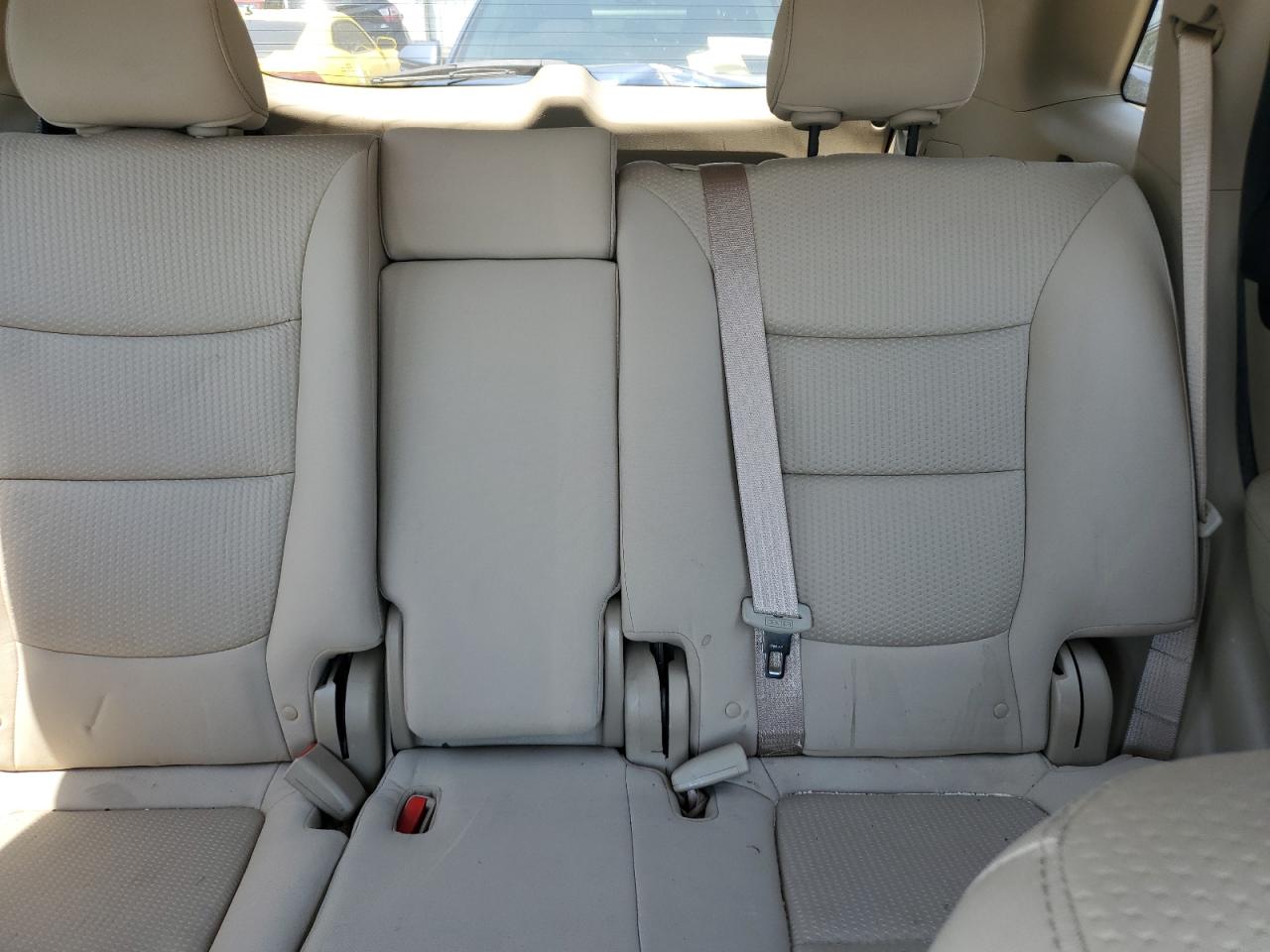 5XYKT3A18CG282265 2012 Kia Sorento Base