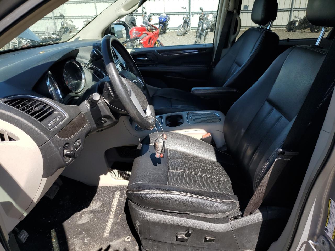 2C4RC1CG3DR808528 2013 Chrysler Town & Country Touring L