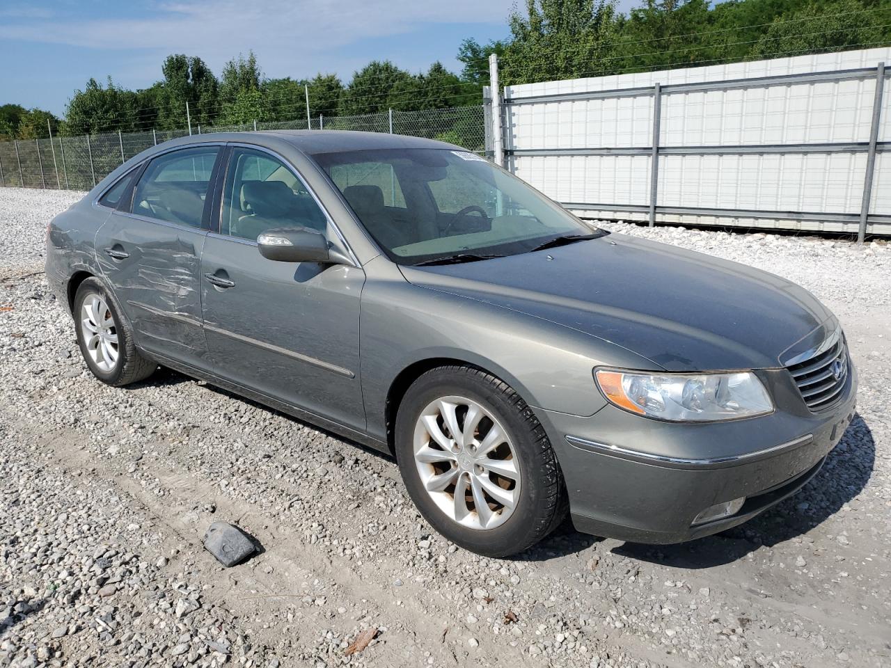 KMHFC46FX7A180057 2007 Hyundai Azera Se