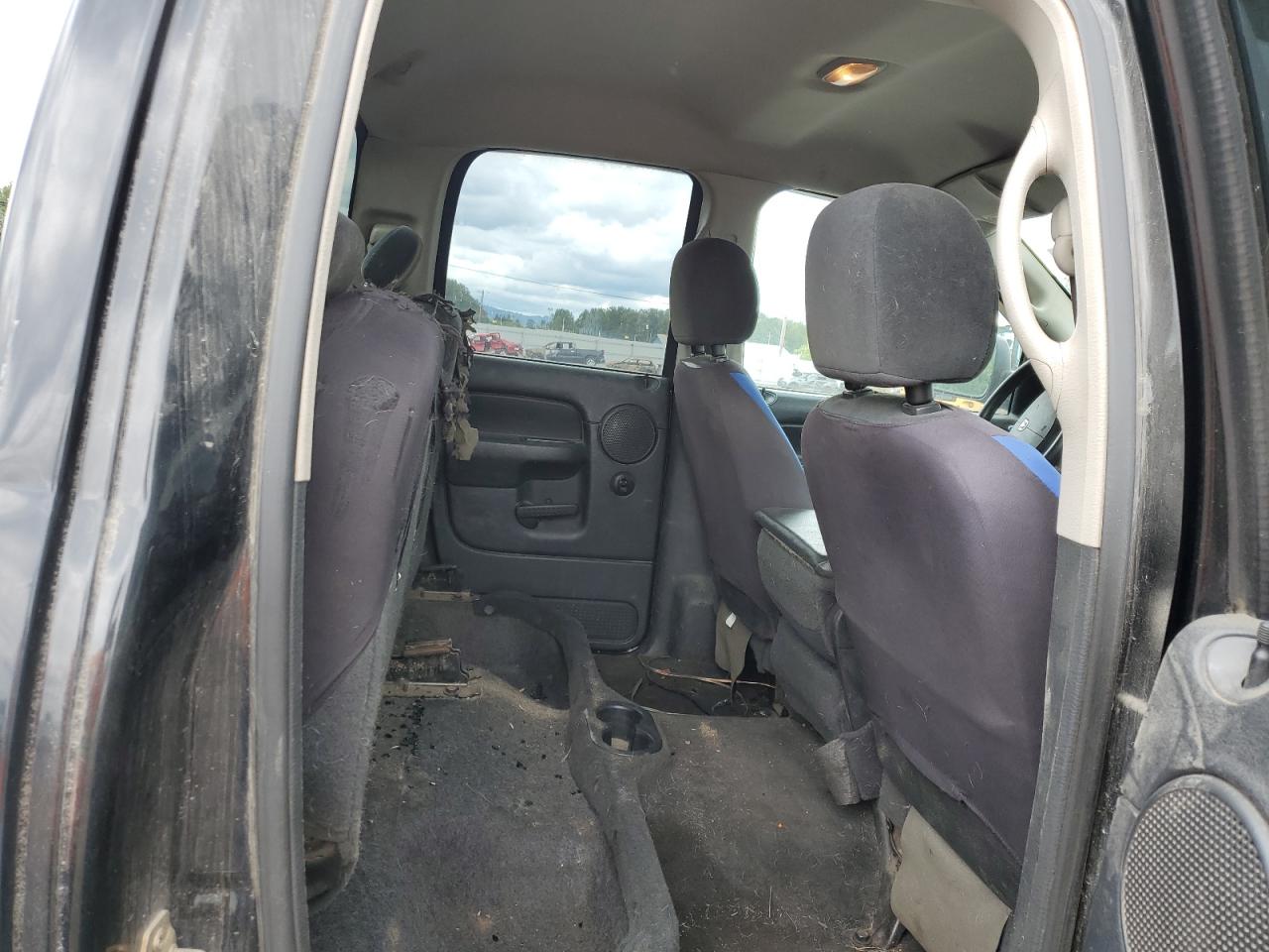 3D7KU28D04G244092 2004 Dodge Ram 2500 St