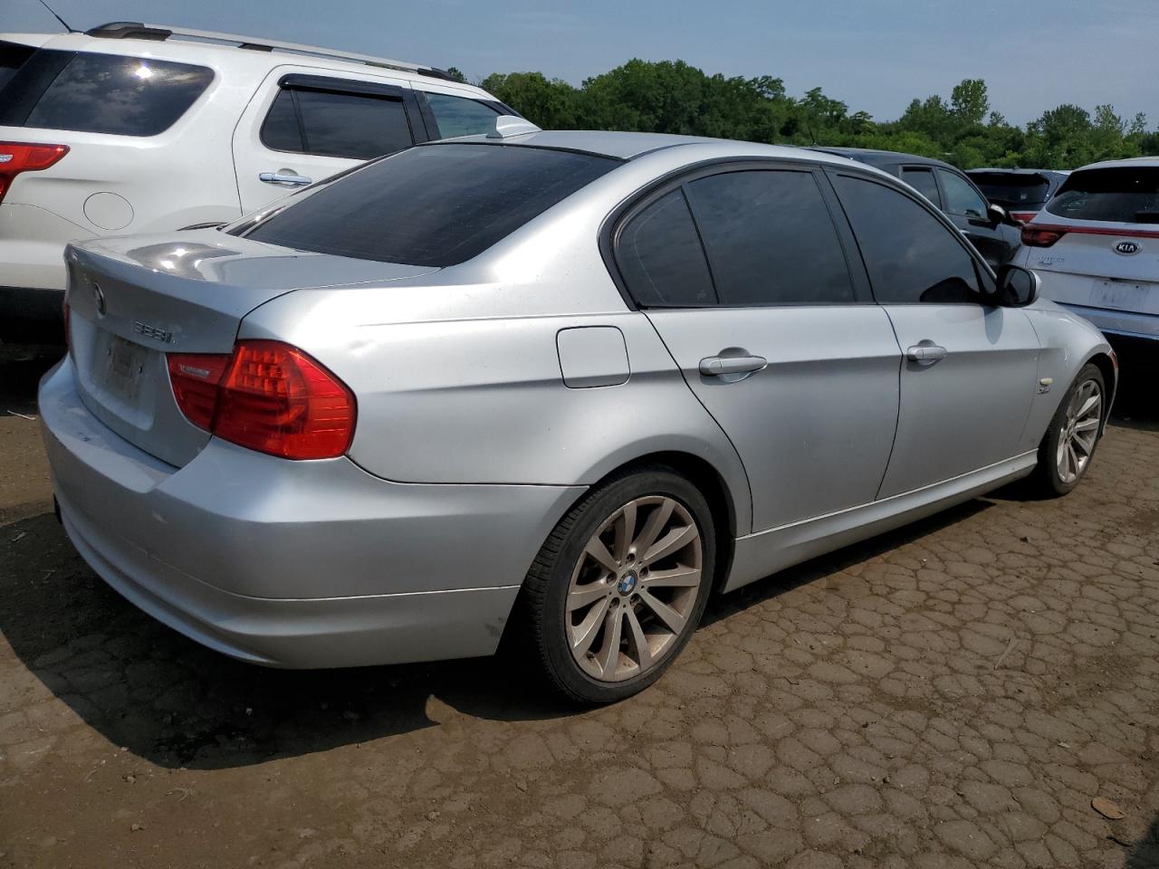 WBAPK5G53BNN24592 2011 BMW 328 Xi Sulev