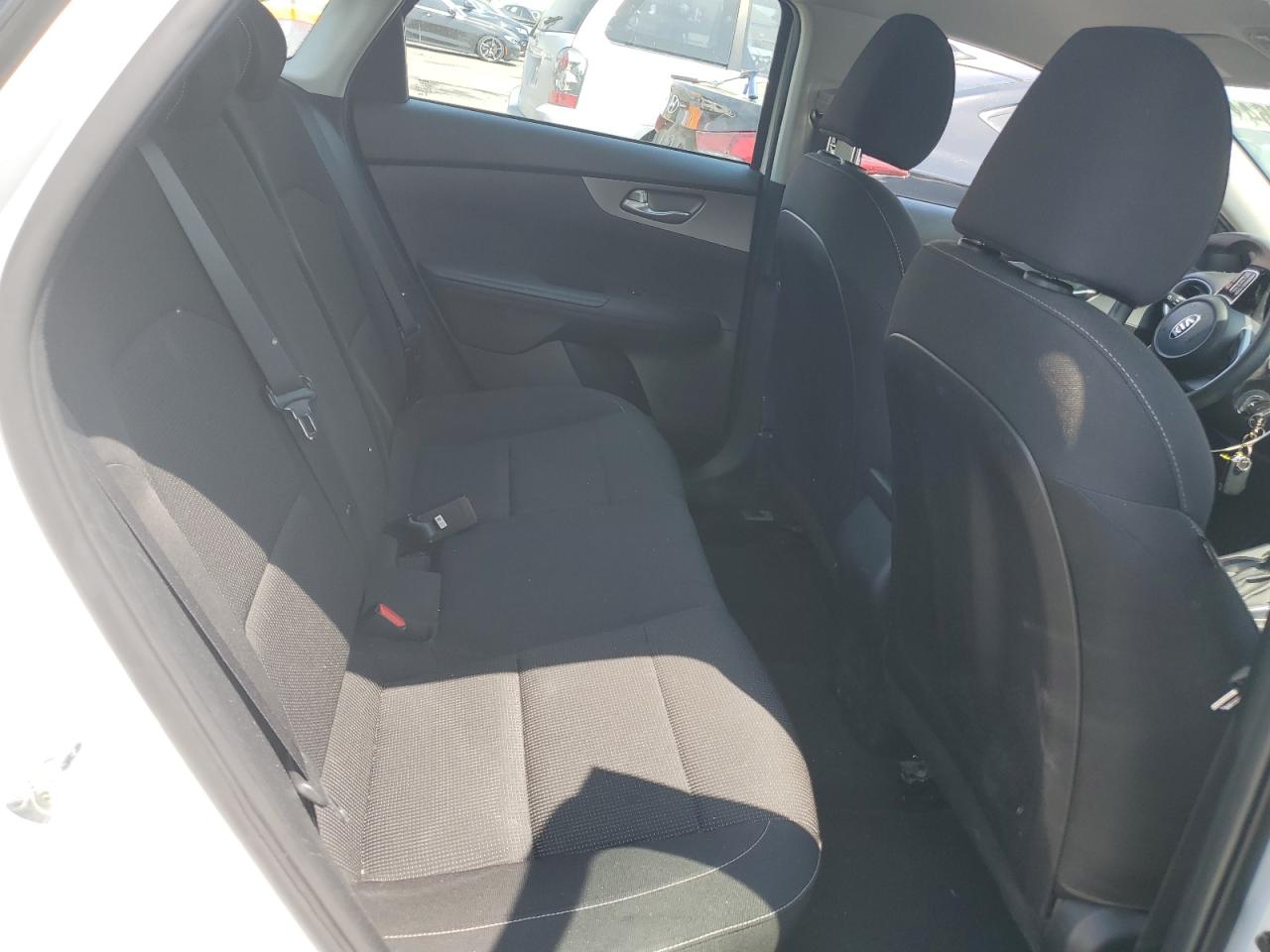 3KPF24AD2ME401107 2021 Kia Forte Fe