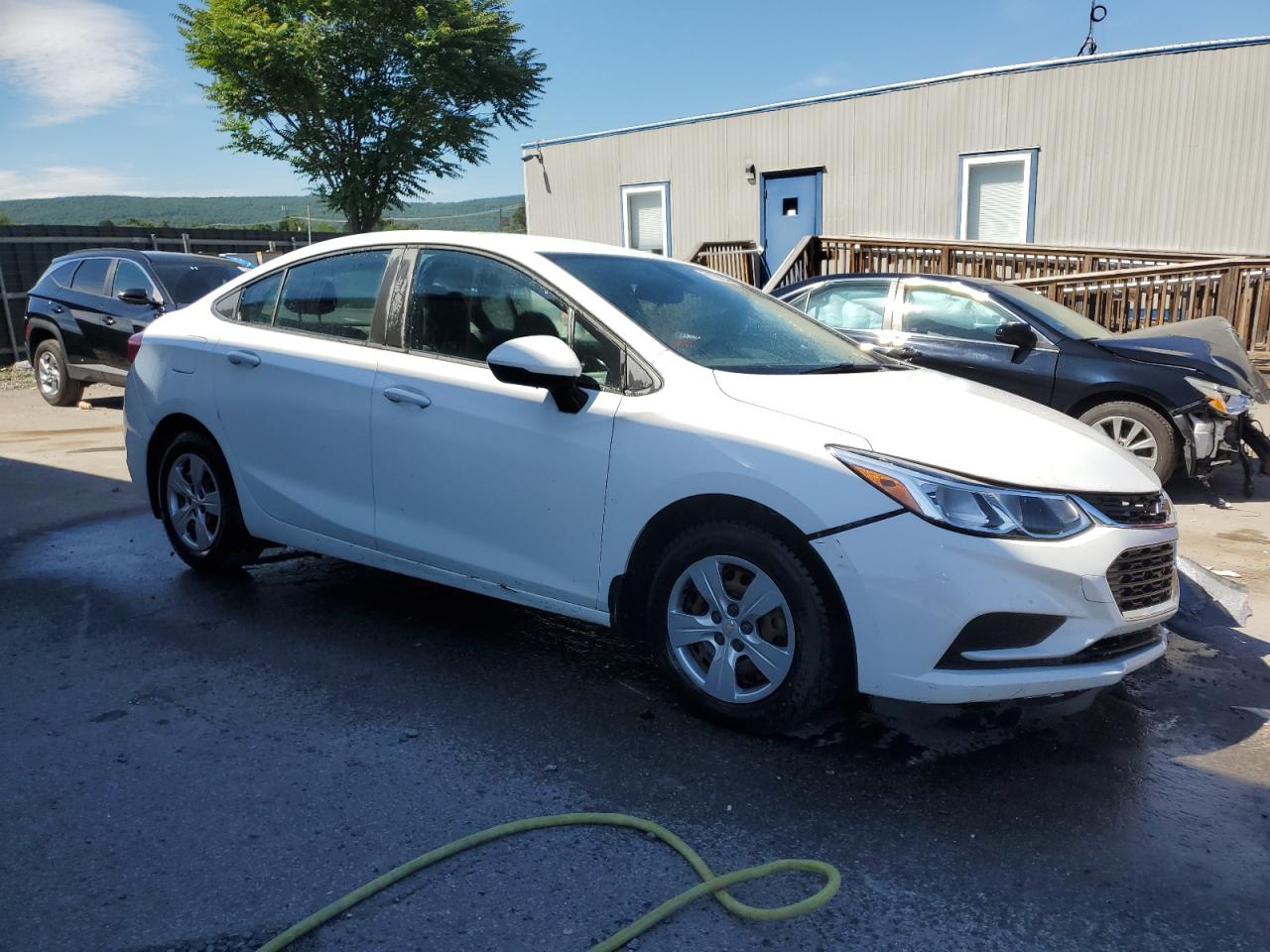 2018 Chevrolet Cruze Ls vin: 1G1BC5SM7J7186831