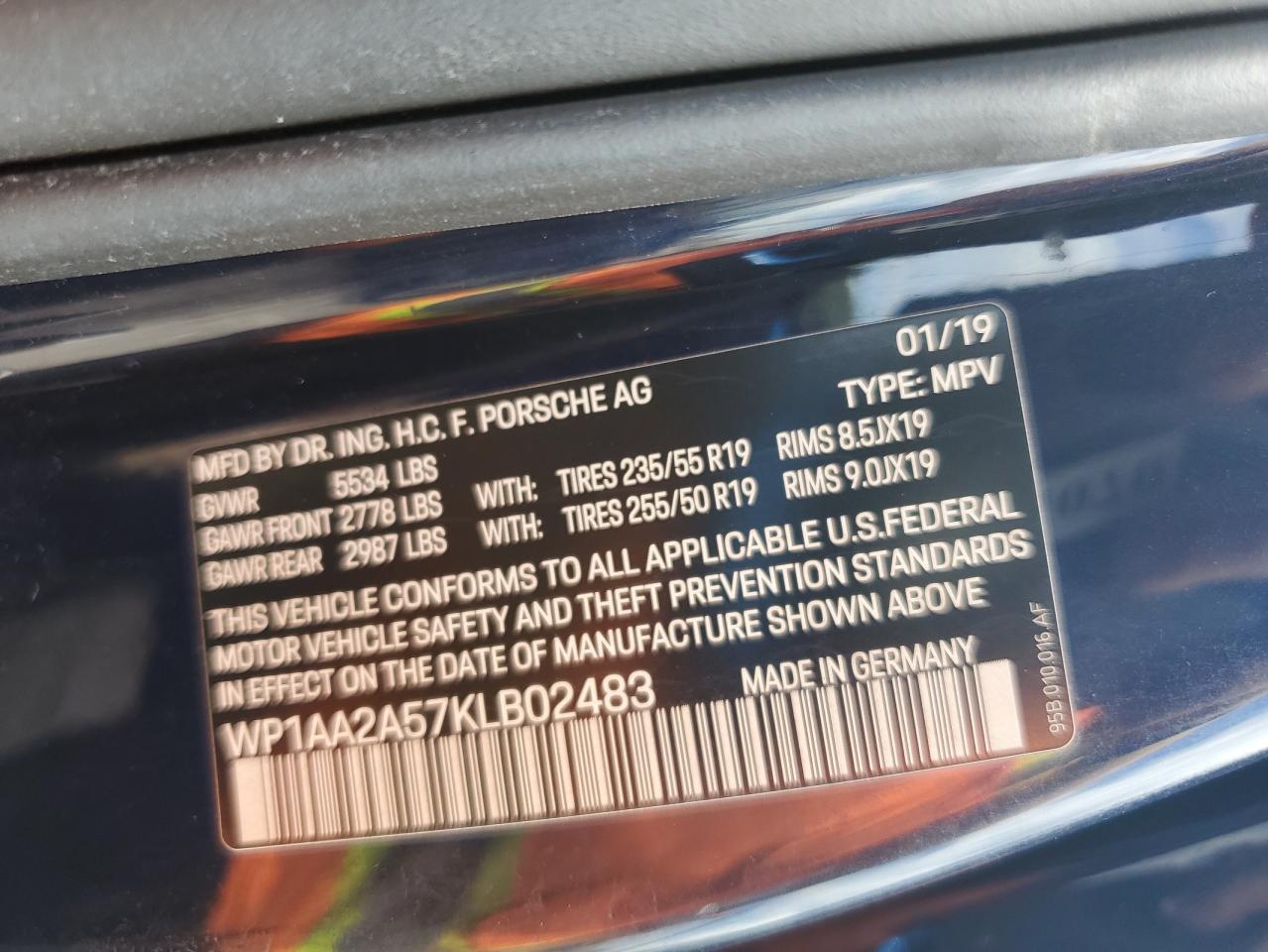 WP1AA2A57KLB02483 2019 Porsche Macan