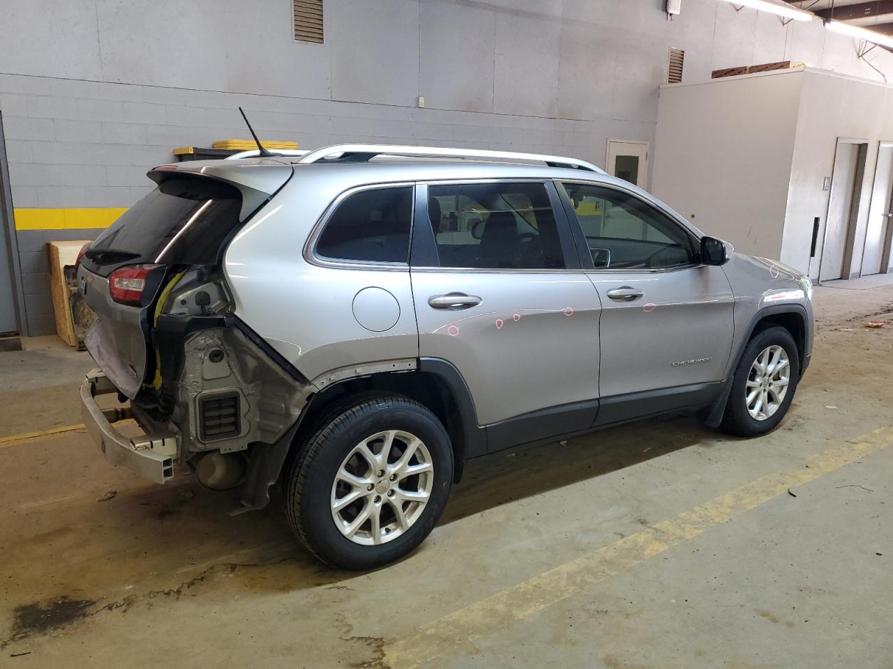 1C4PJMCB1JD516054 2018 Jeep Cherokee Latitude