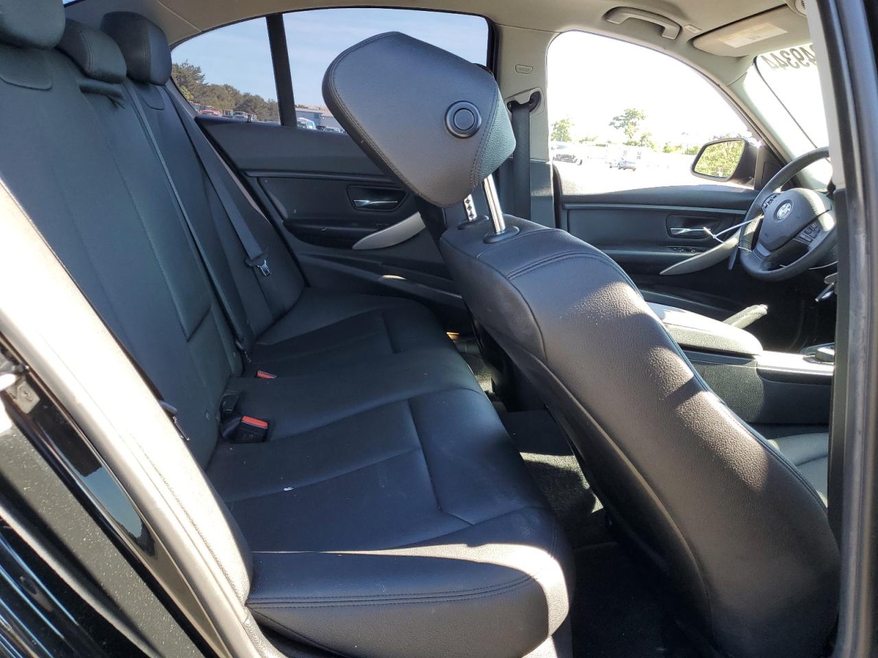 WBA8A9C53GK622549 2016 BMW 320 I