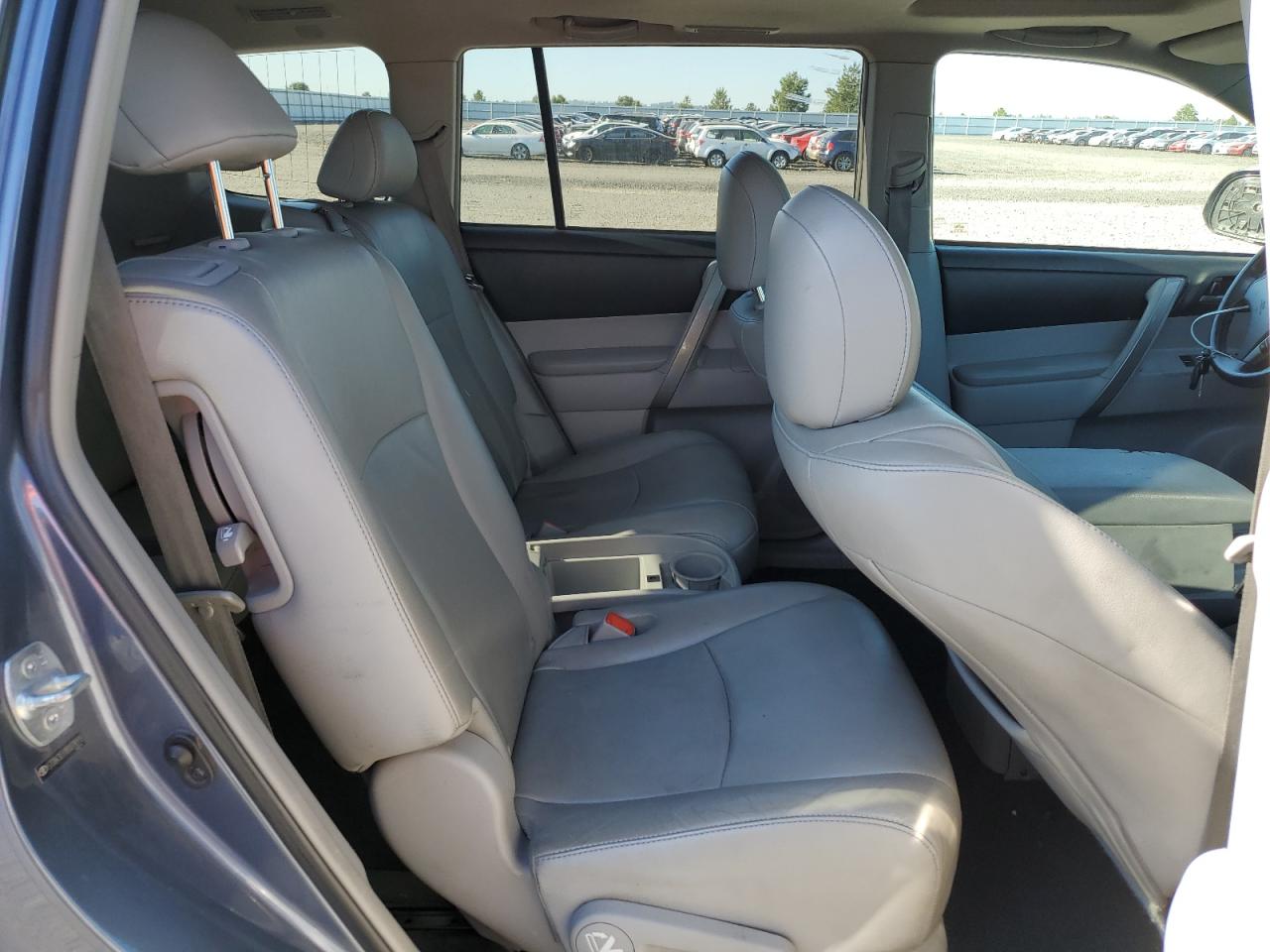 5TDBK3EH1BS078919 2011 Toyota Highlander Base