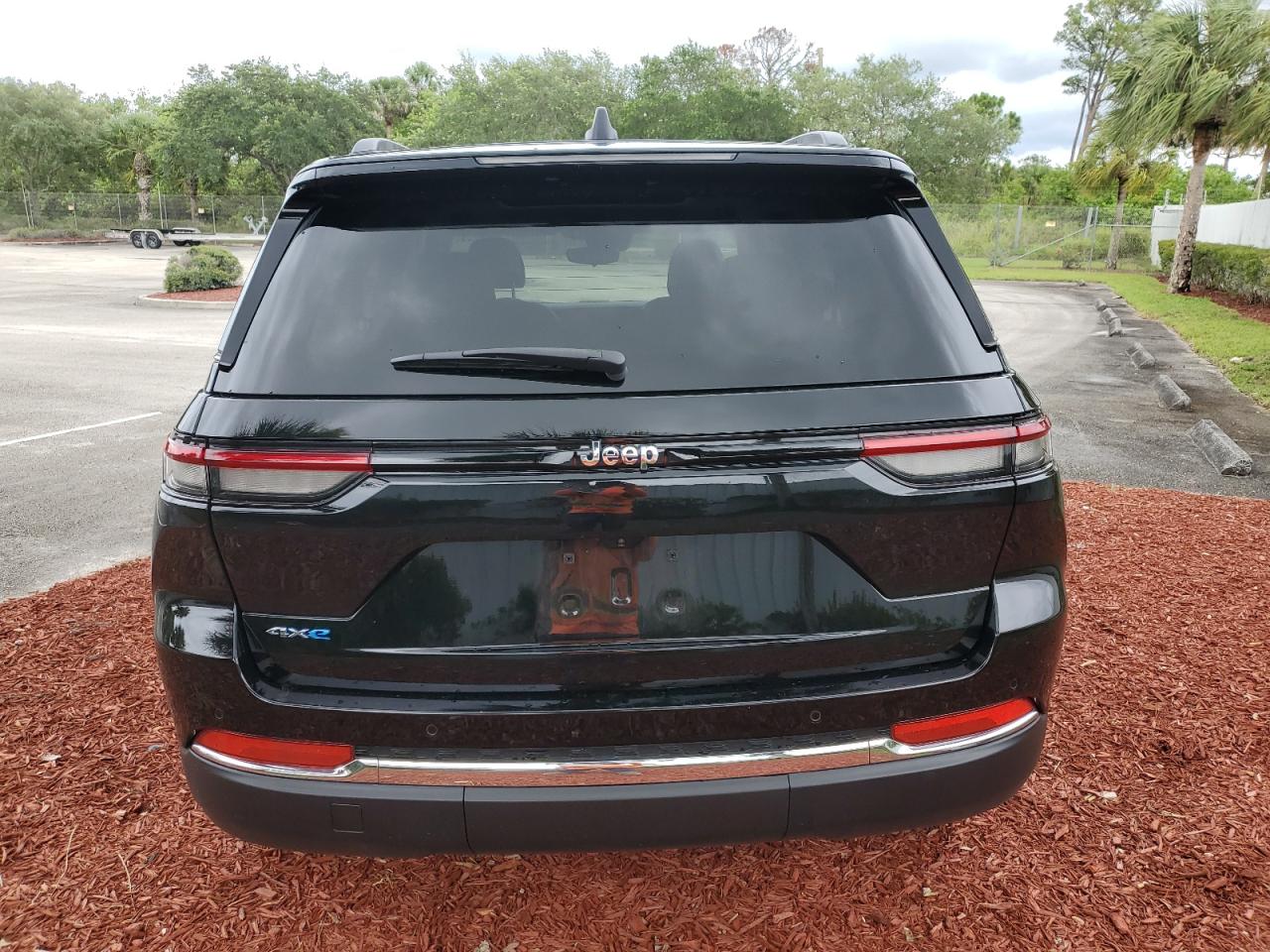 1C4RJYB69R8957973 2024 Jeep Grand Cherokee Limited 4Xe