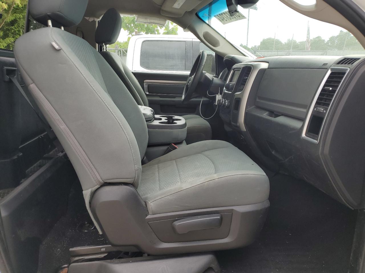 3C6JR7ET1GG282572 2016 Ram 1500 Slt