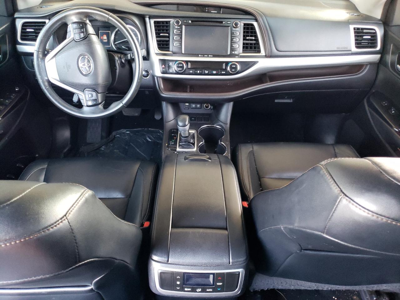 5TDKZRFH3JS527660 2018 Toyota Highlander Se