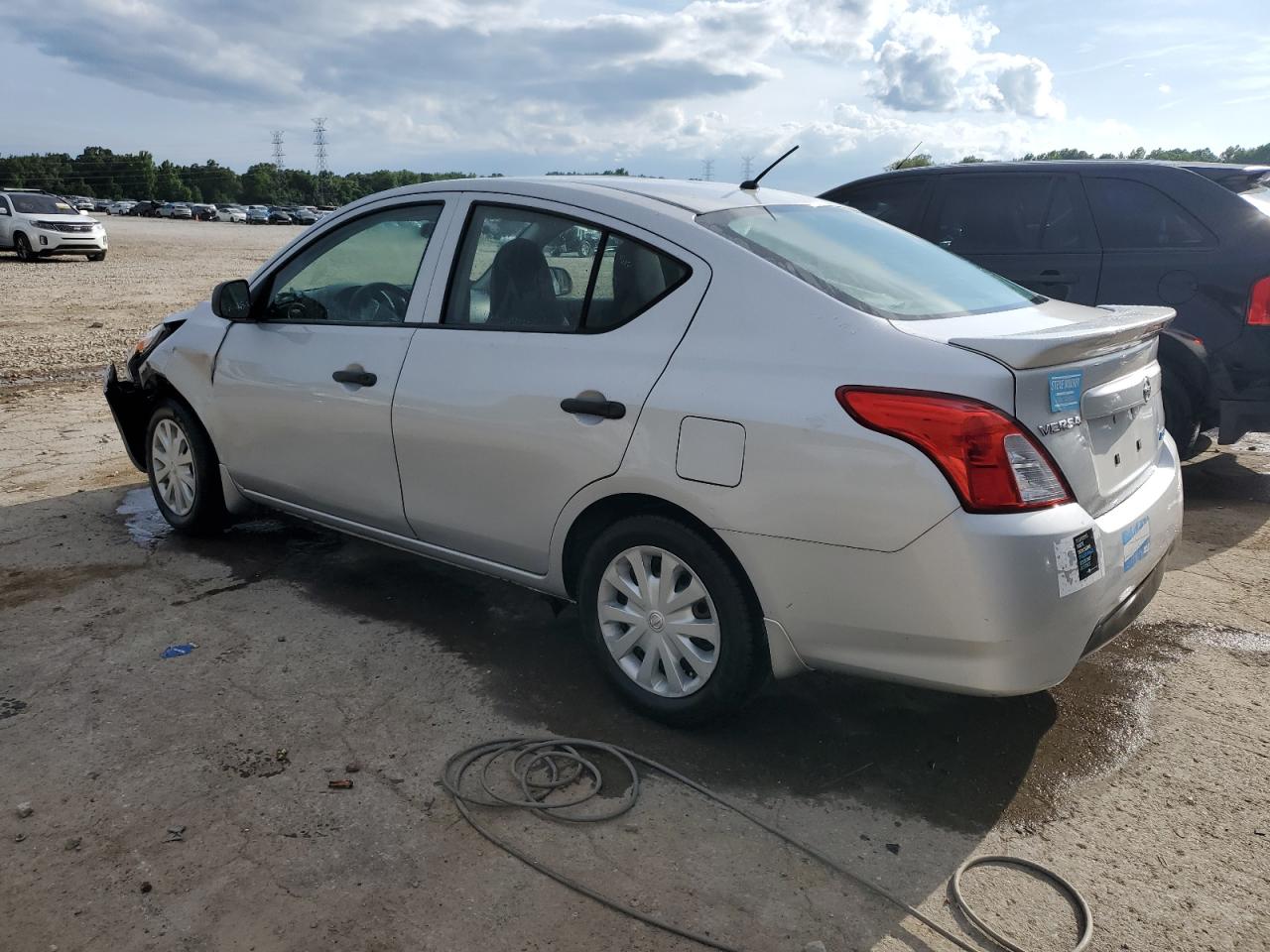 2015 Nissan Versa S vin: 3N1CN7AP7FL931127