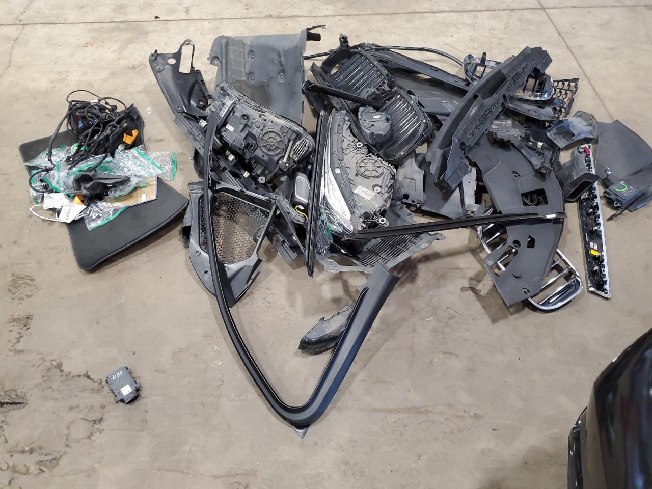 WBA7F2C58JG424905 2018 BMW 750 Xi