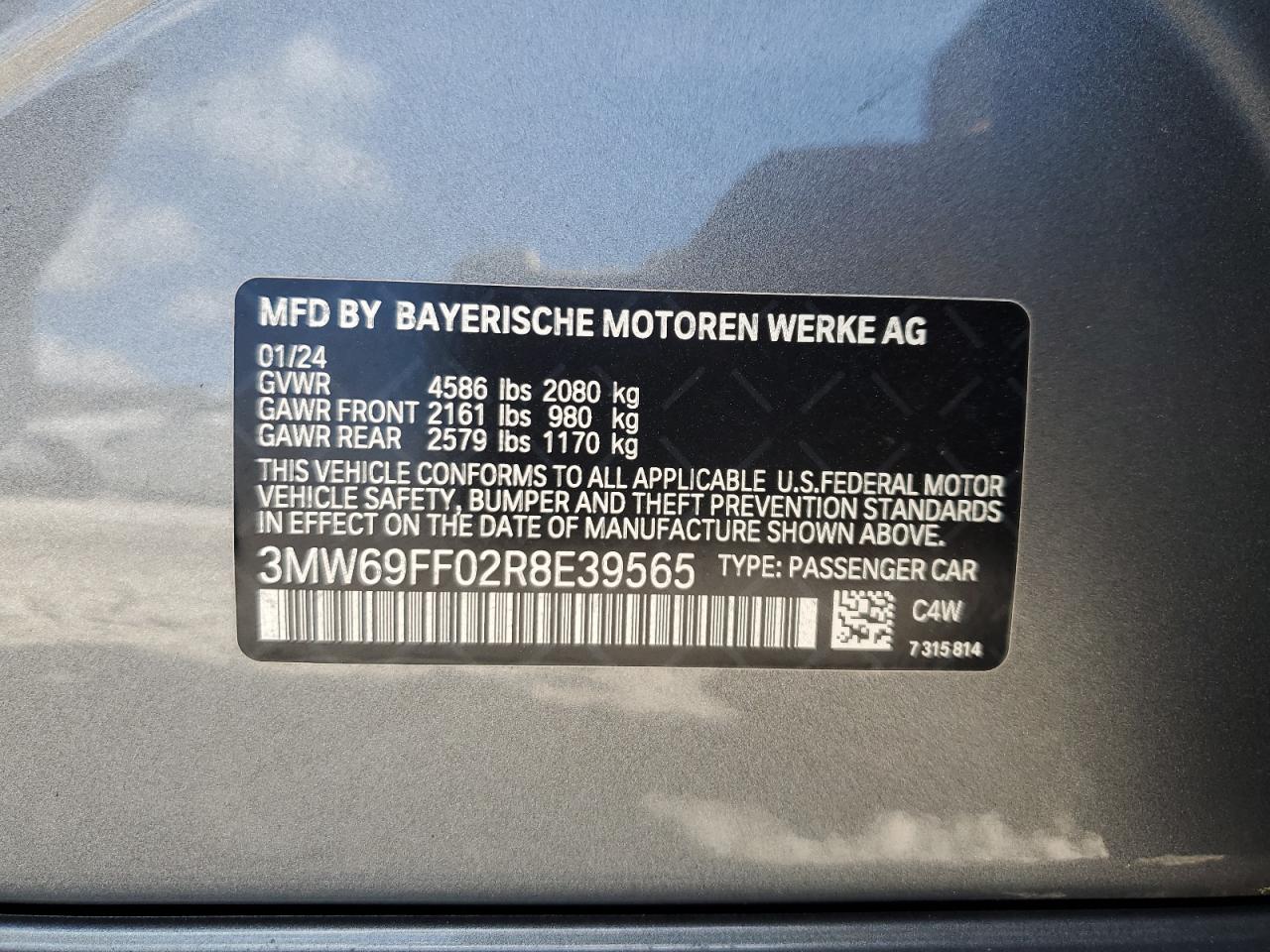 3MW69FF02R8E39565 2024 BMW 330I