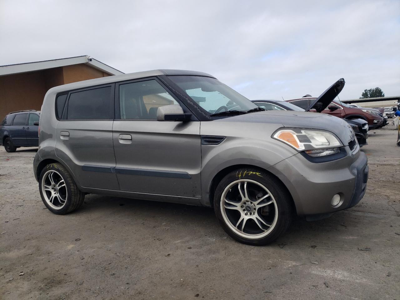 KNDJT2A29A7095187 2010 Kia Soul +