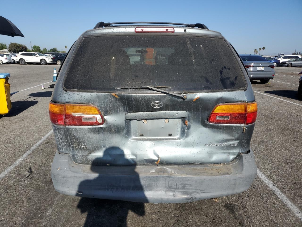 4T3ZF13C4XU139393 1999 Toyota Sienna Le