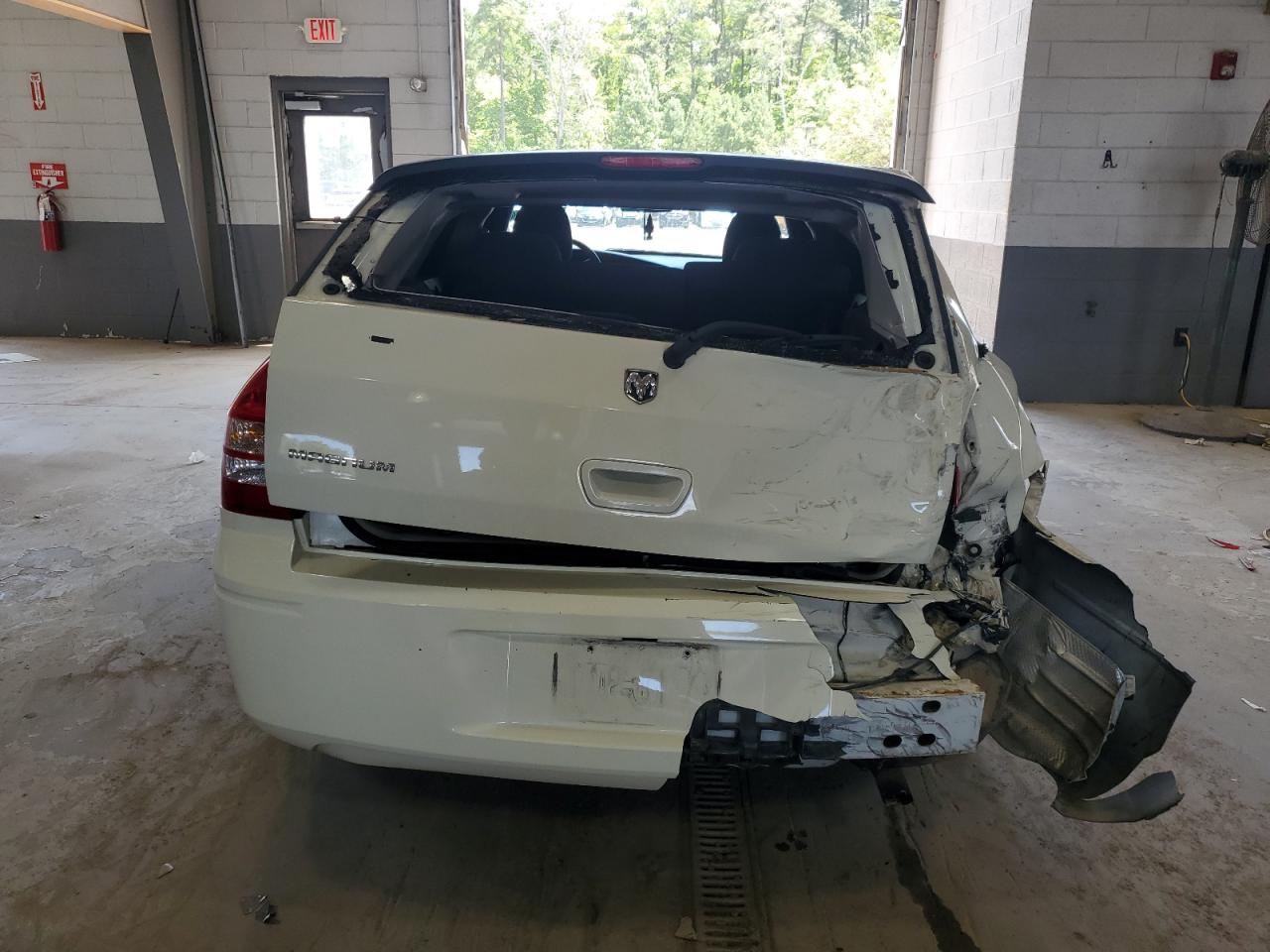 2D4FV48T05H693014 2005 Dodge Magnum Se