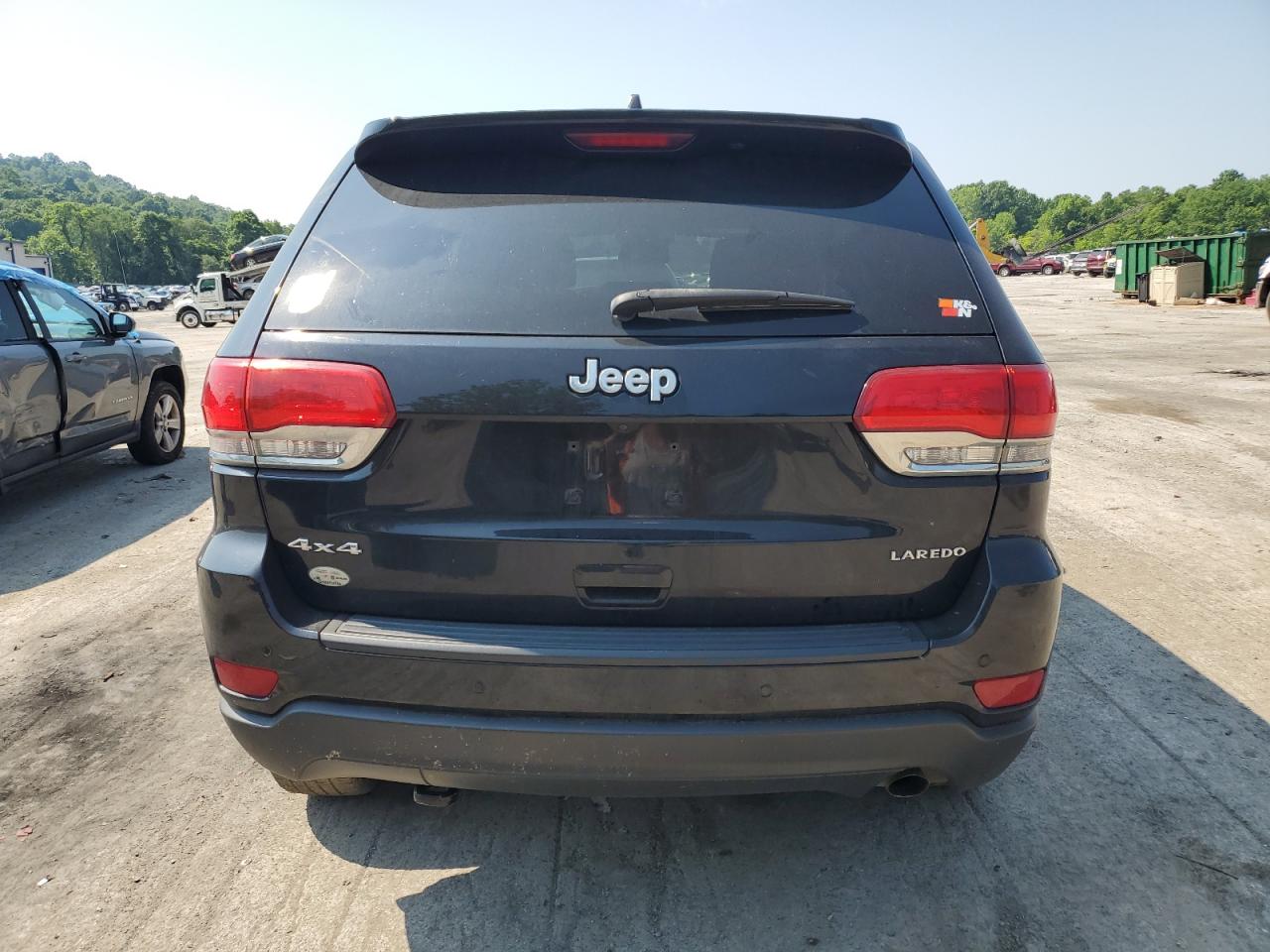 1C4RJFAG1KC529641 2019 Jeep Grand Cherokee Laredo
