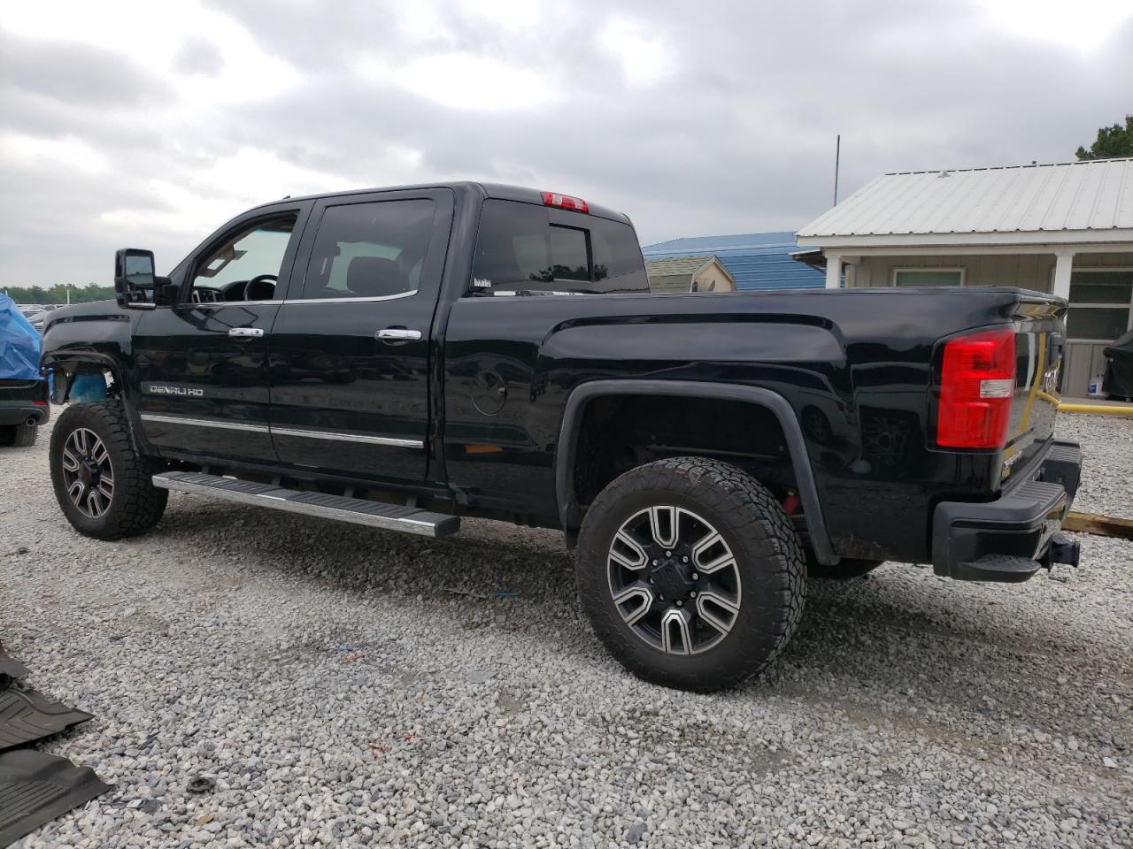 1GT12UEY2HF108813 2017 GMC Sierra K2500 Denali