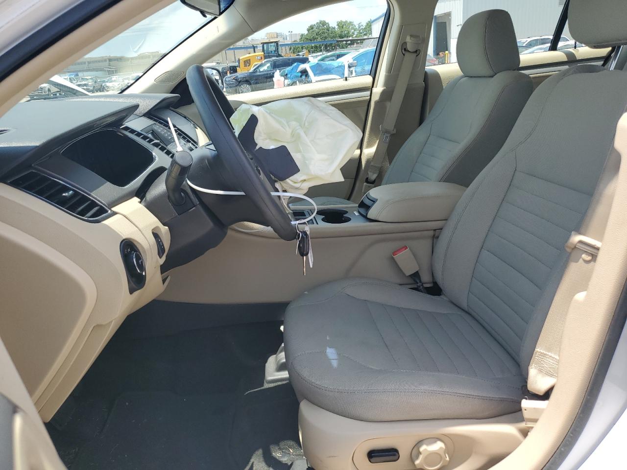 1FAHP2D85GG132902 2016 Ford Taurus Se