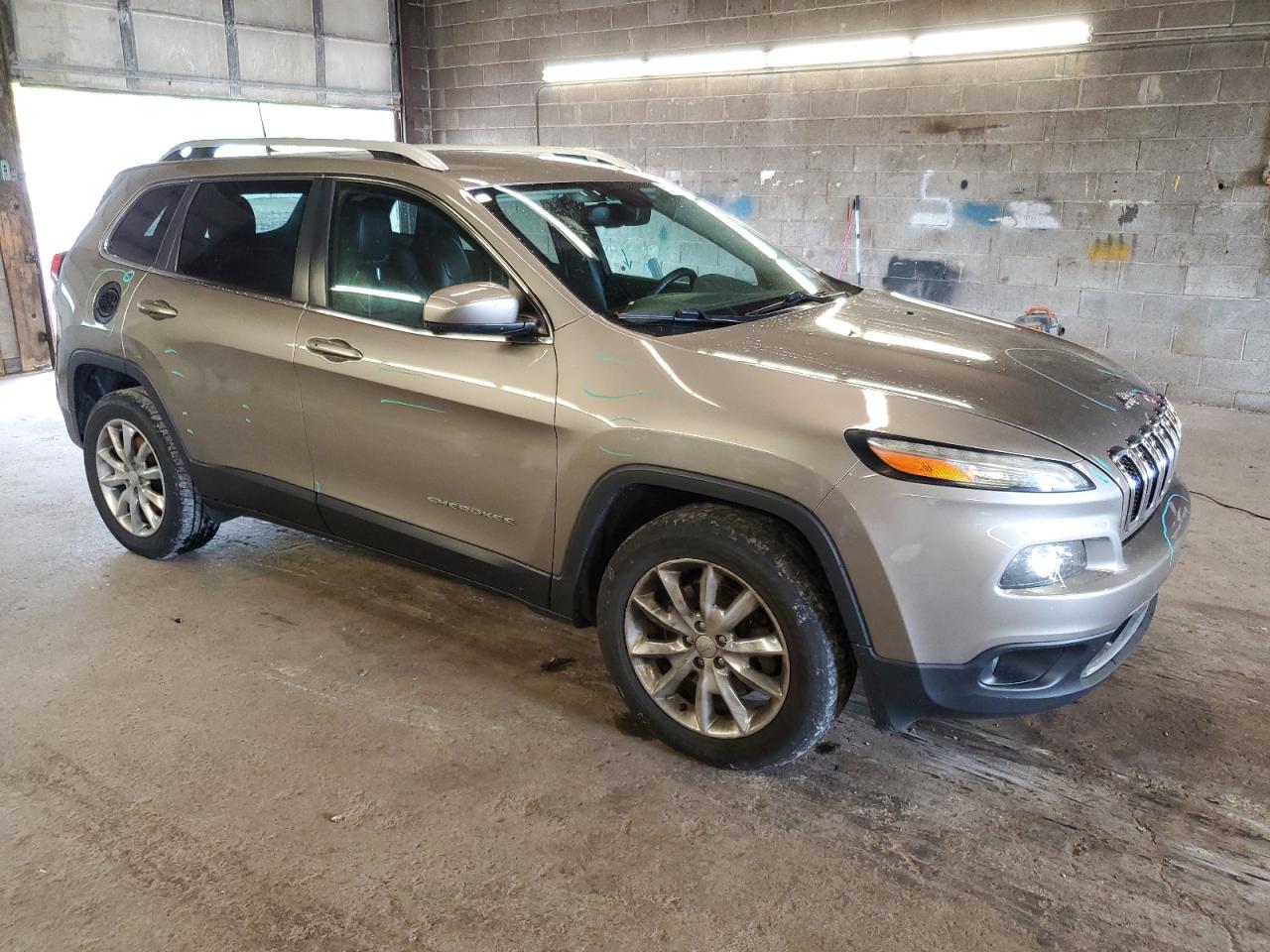 1C4PJMDB4HW619062 2017 Jeep Cherokee Limited