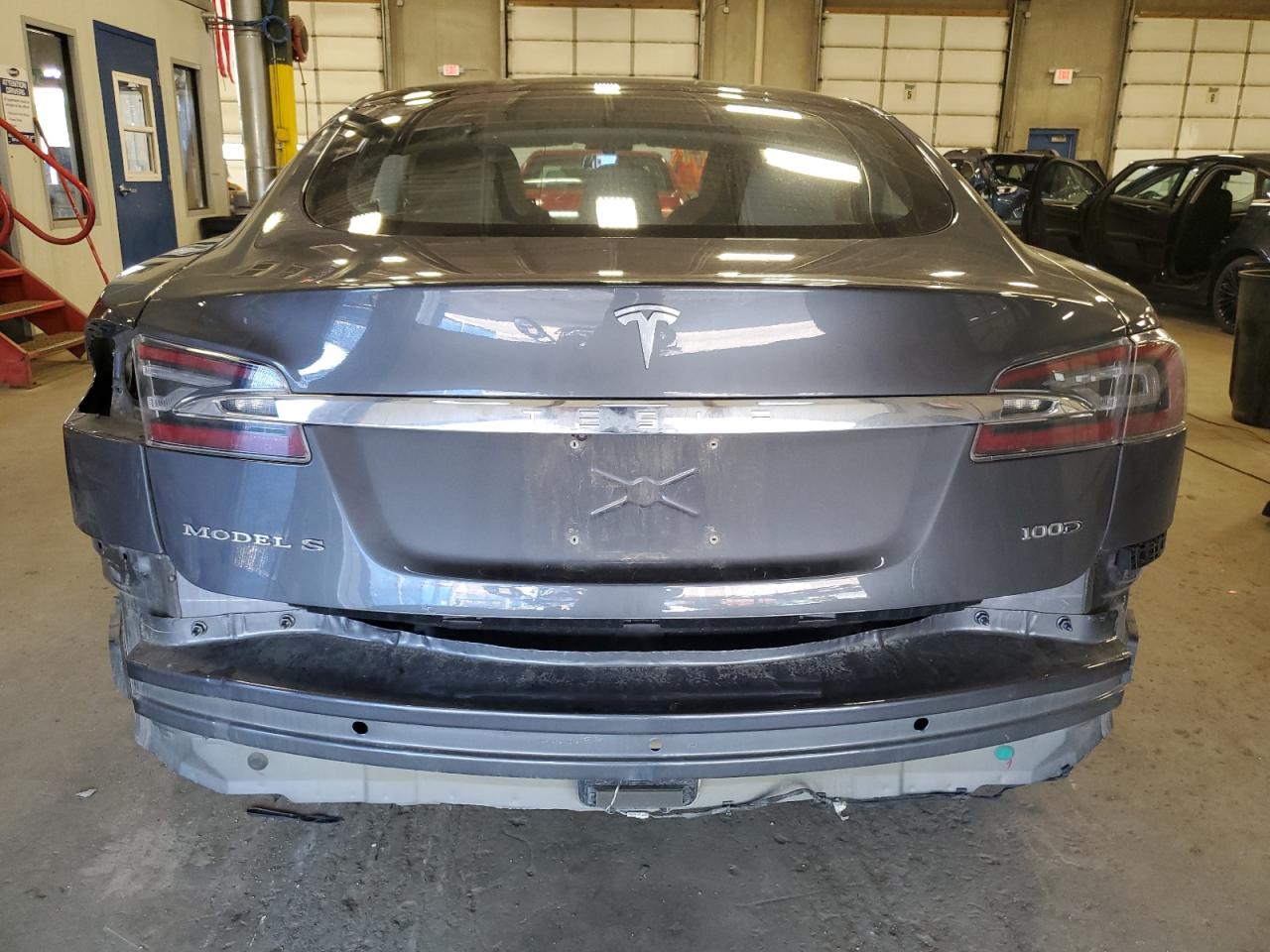 2019 Tesla Model S vin: 5YJSA1E25KF297440