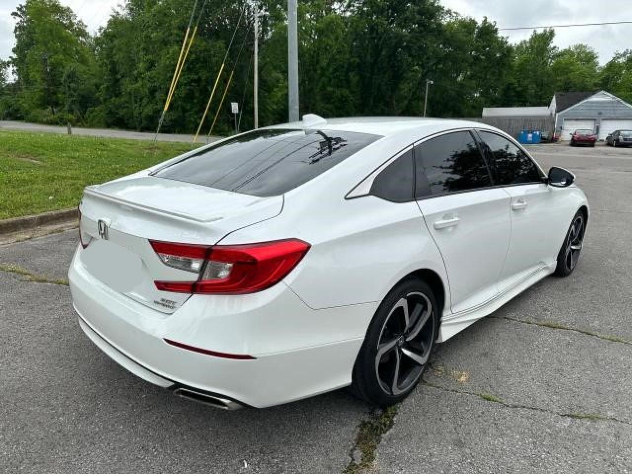 1HGCV2F39JA052705 2018 Honda Accord Sport