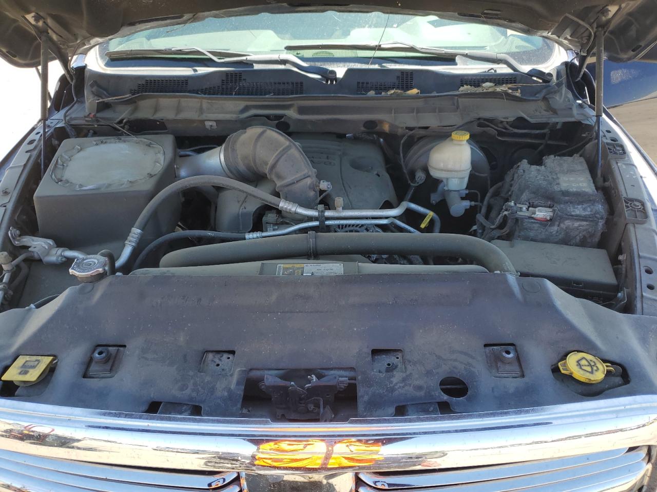 1C6RR7TT5FS775426 2015 Ram 1500 Slt