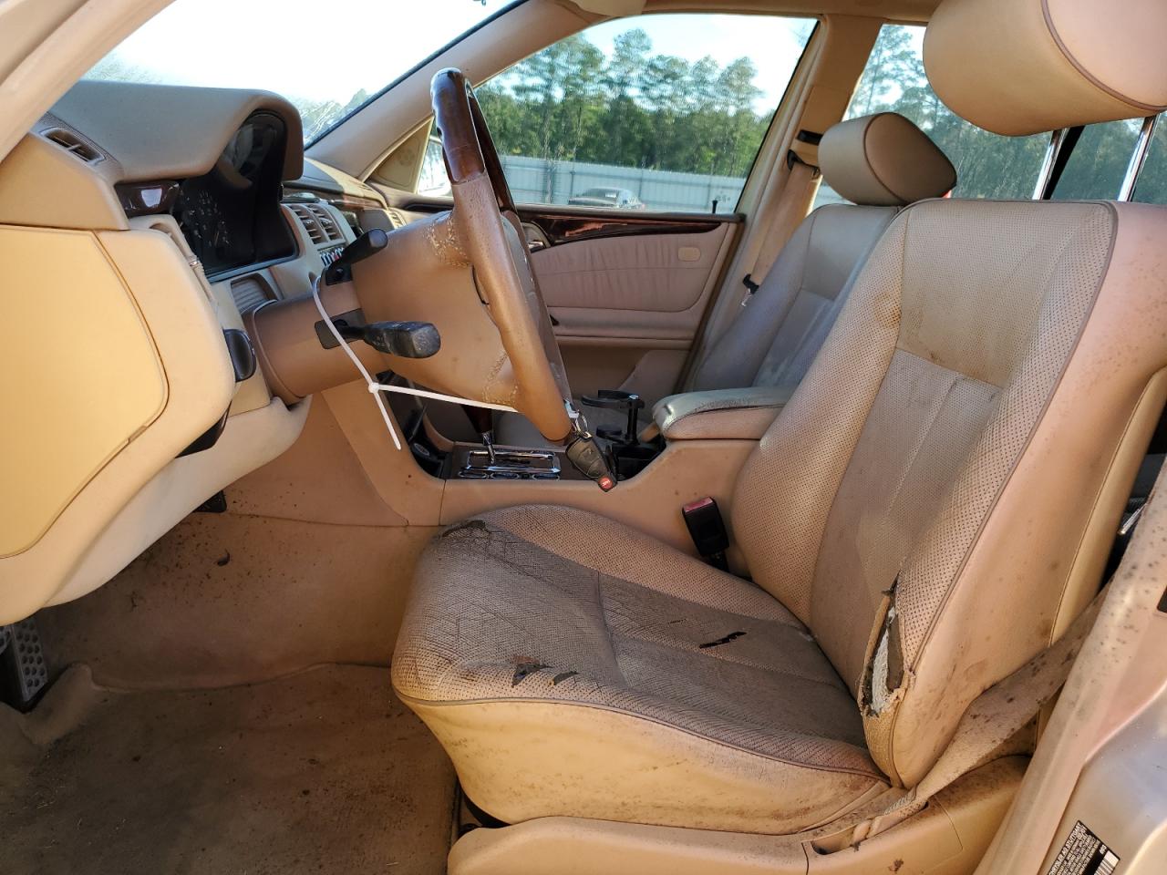 WDBJH65J41B333811 2001 Mercedes-Benz E 320