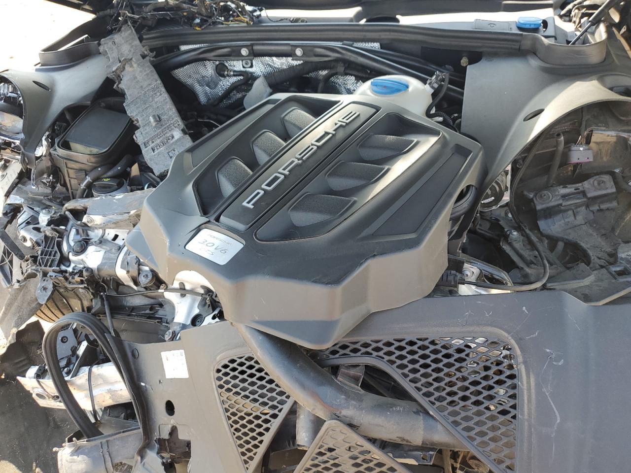 WP1AG2A56HLB50936 2017 Porsche Macan Gts